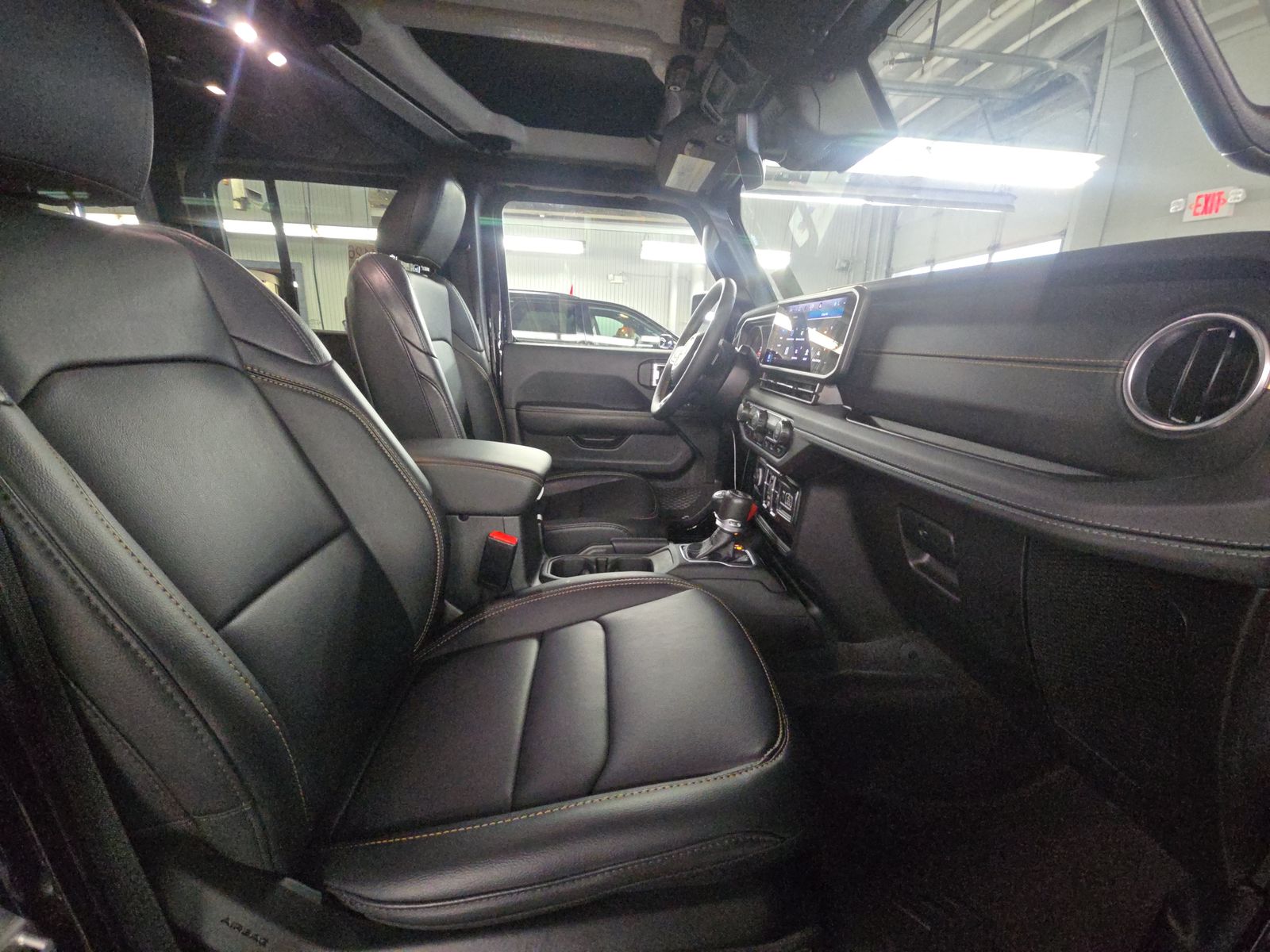 2024 Jeep Wrangler Sahara AWD