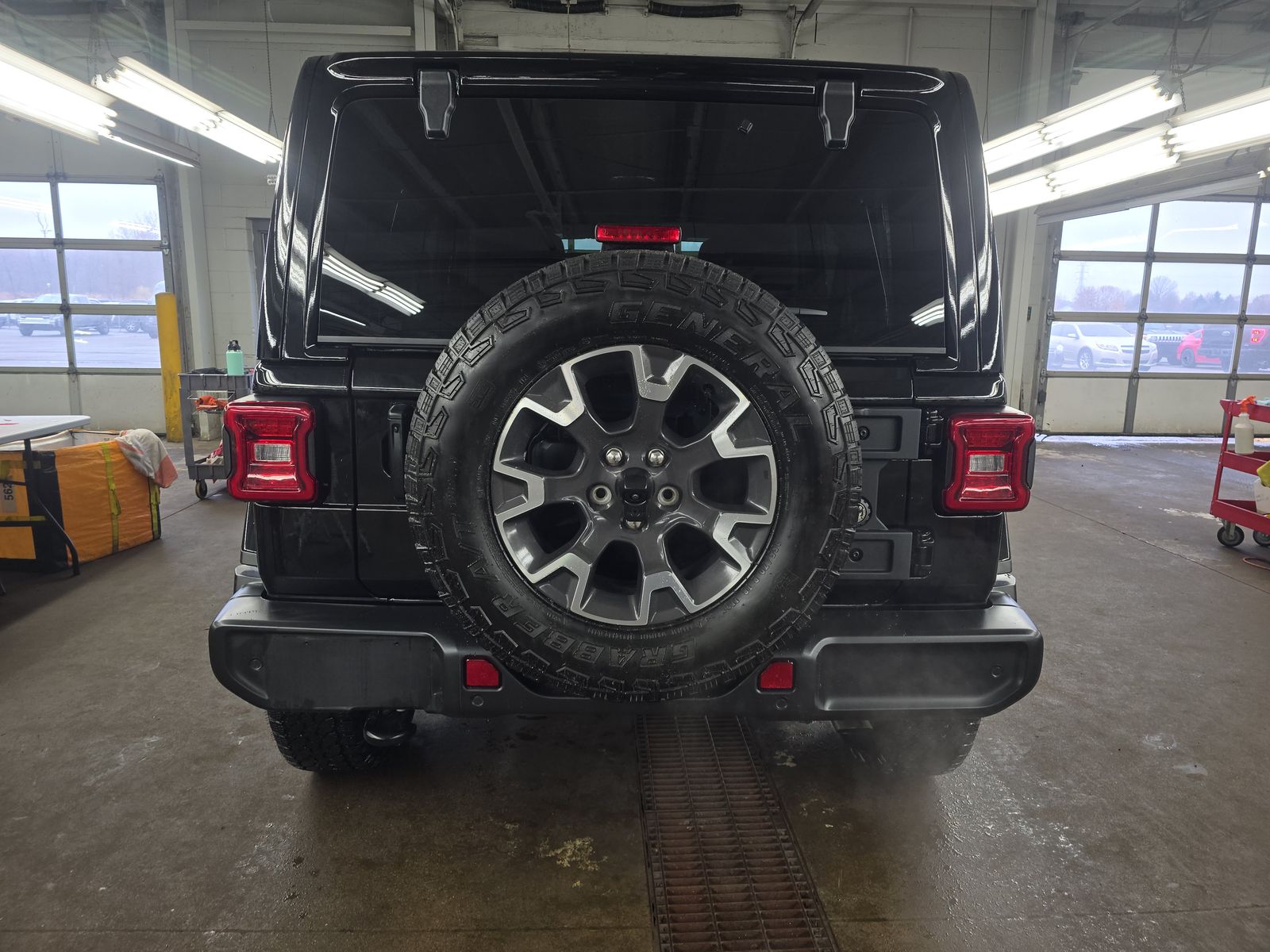 2024 Jeep Wrangler Sahara AWD