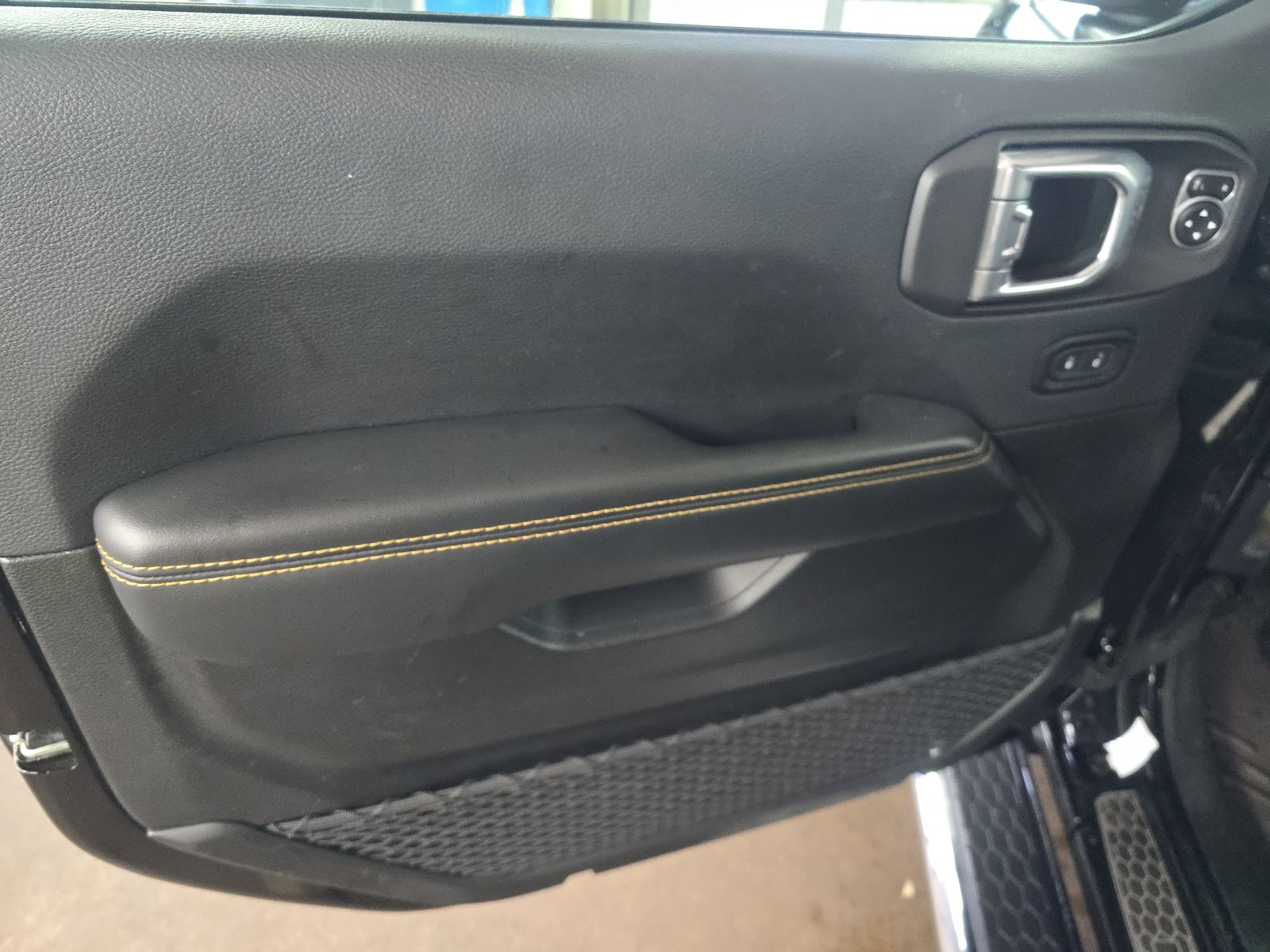 2024 Jeep Wrangler Sahara AWD