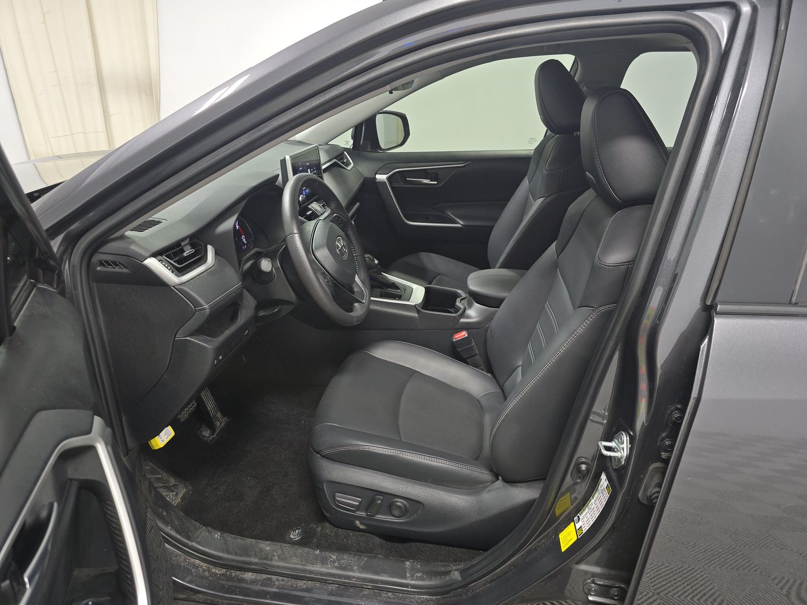 2024 Toyota RAV4 XLE Premium FWD