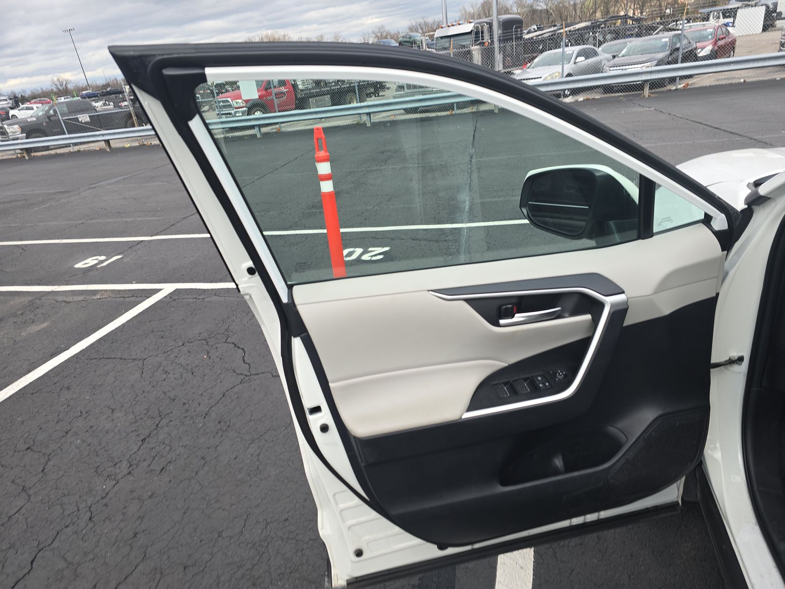 2024 Toyota RAV4 XLE FWD