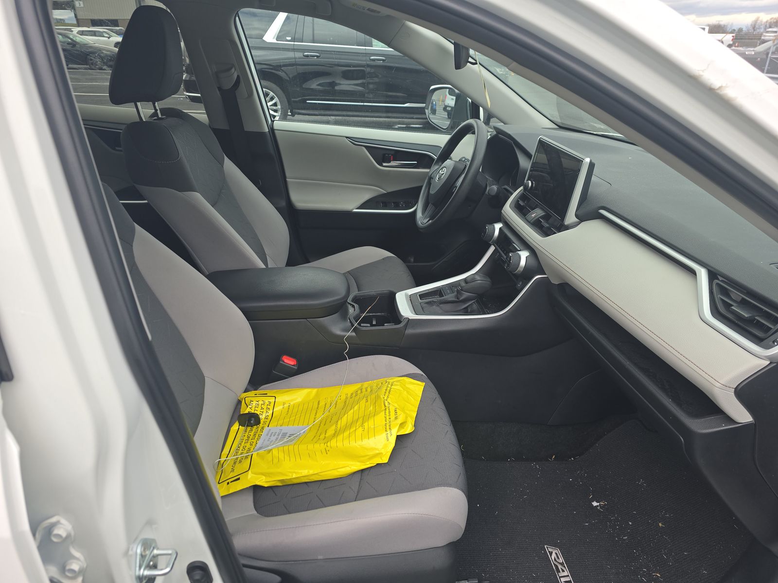 2024 Toyota RAV4 XLE FWD