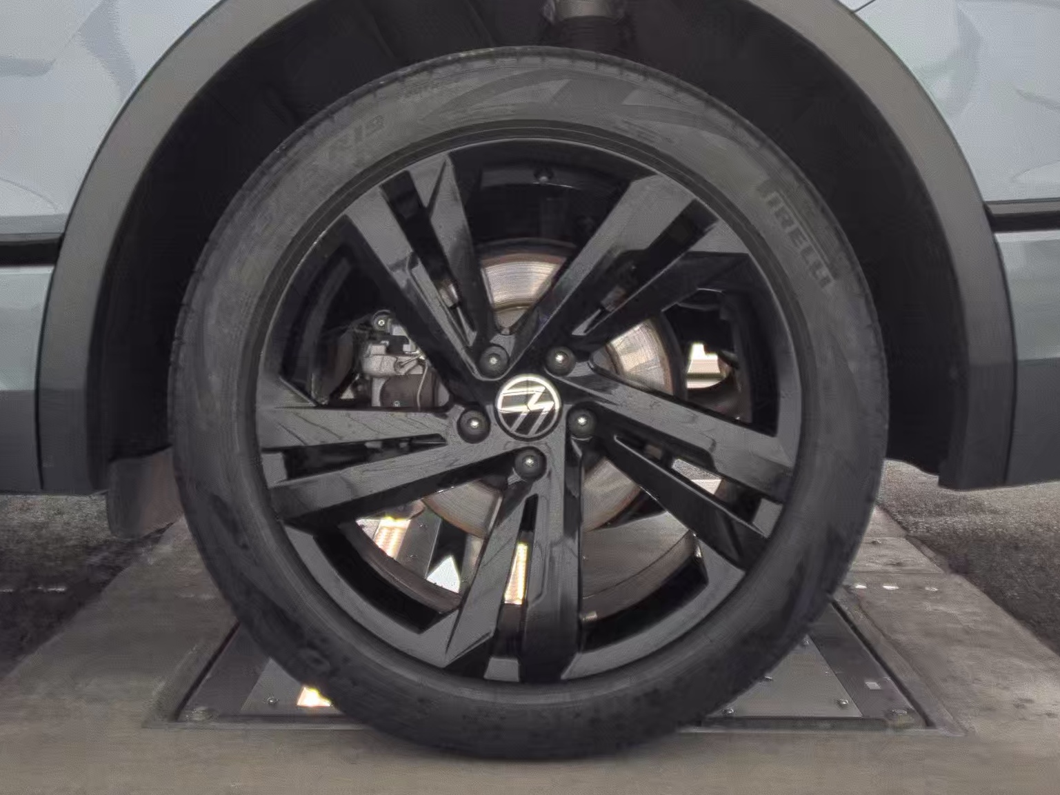 2023 Volkswagen Tiguan 2.0T SE R-Line Black FWD