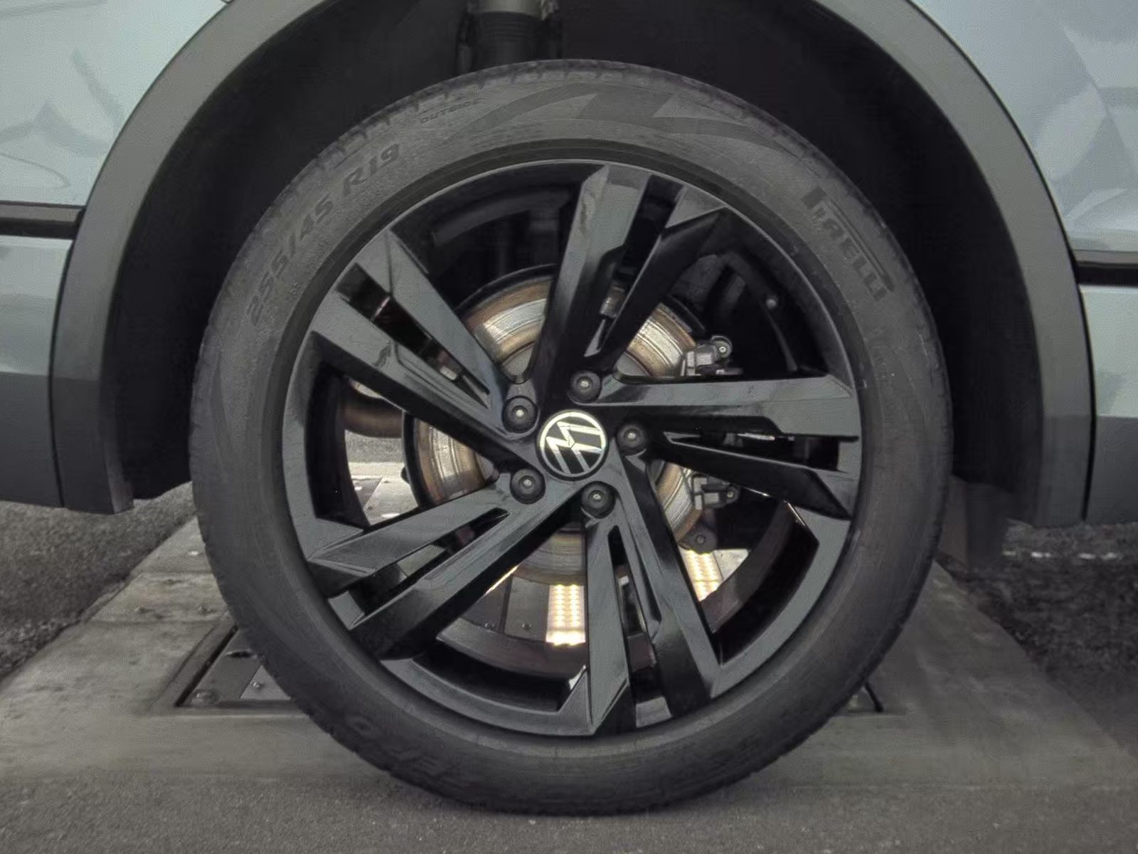 2023 Volkswagen Tiguan 2.0T SE R-Line Black FWD