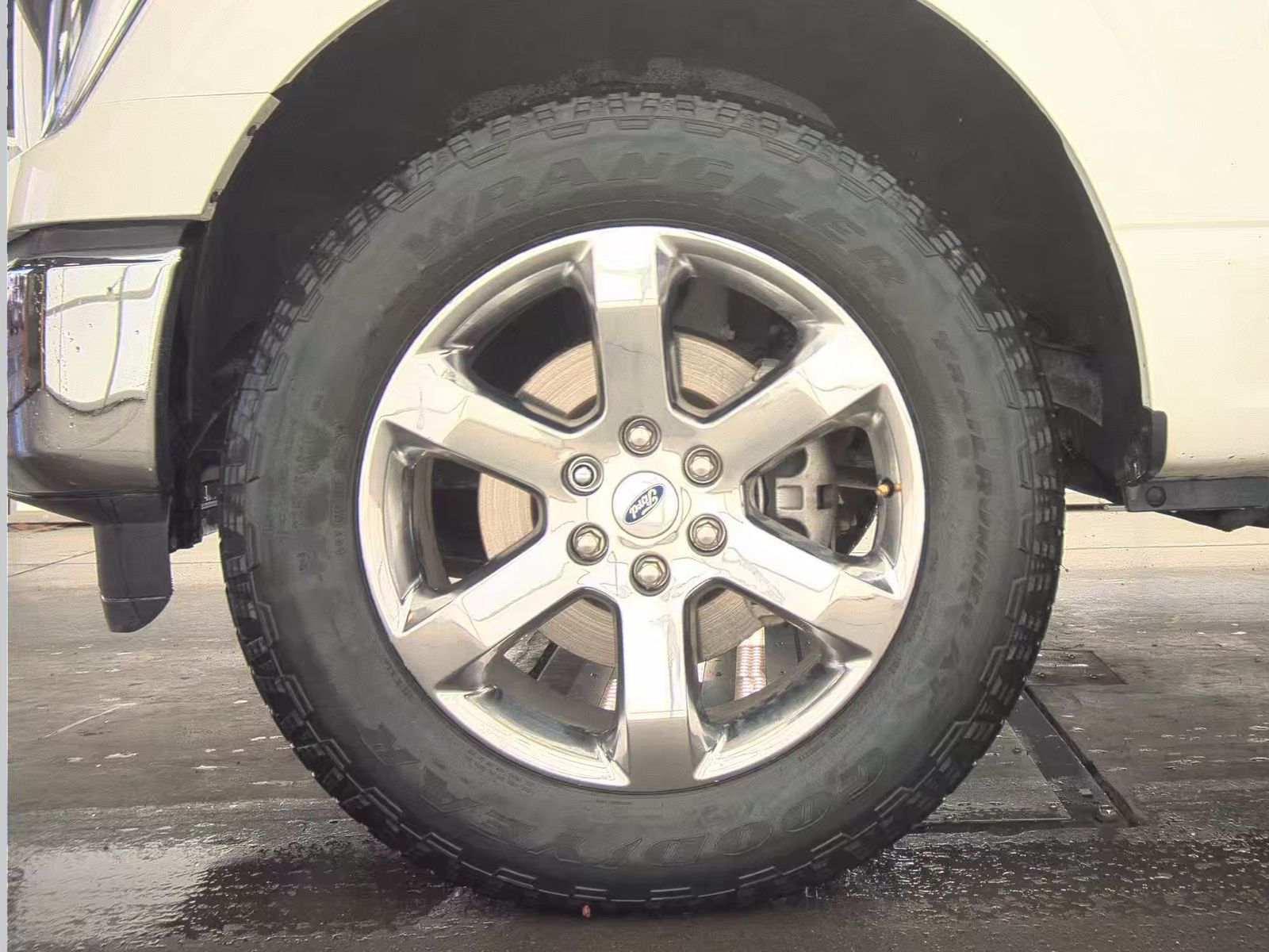 2023 Ford F-150 Hybrid Lariat AWD