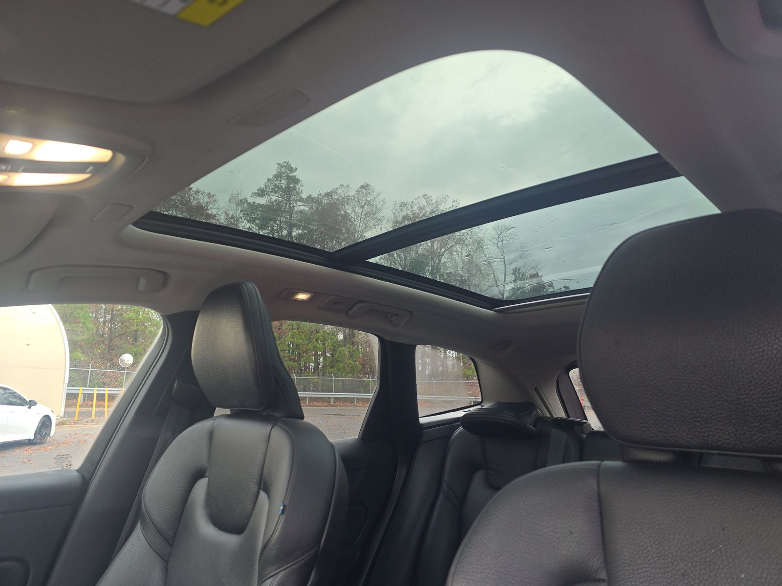 2022 Volvo XC60 B5 Momentum AWD