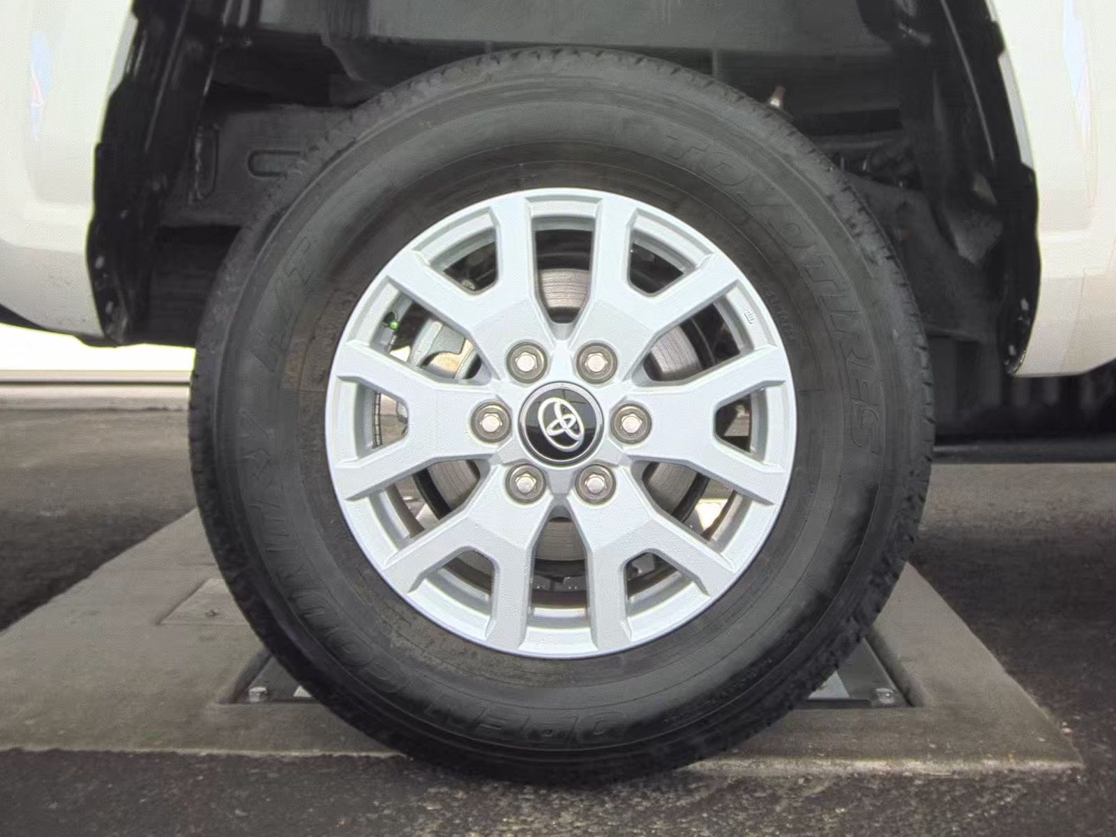 2024 Toyota Tacoma SR5 RWD