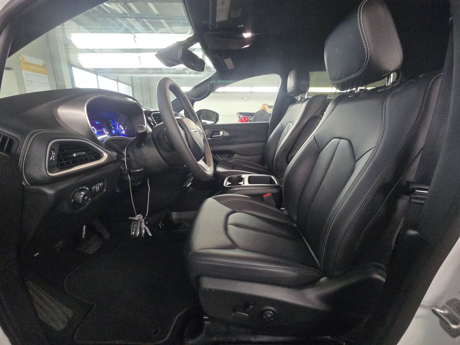 2025 Chrysler Pacifica Hybrid Select FWD