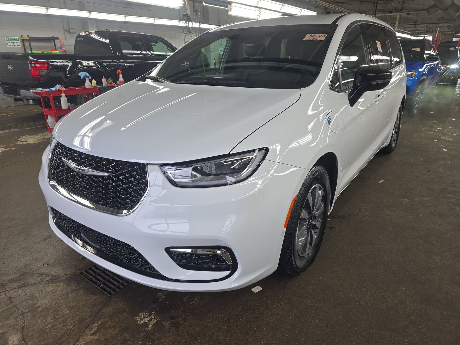 2025 Chrysler Pacifica Hybrid Select FWD