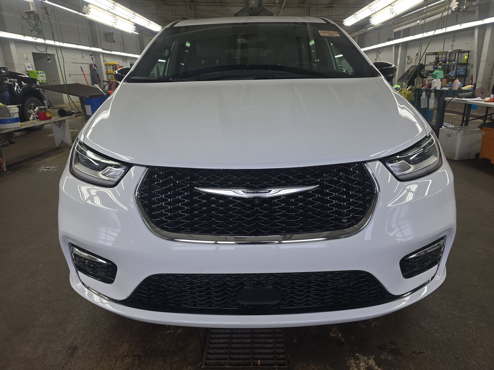 2025 Chrysler Pacifica Hybrid Select FWD