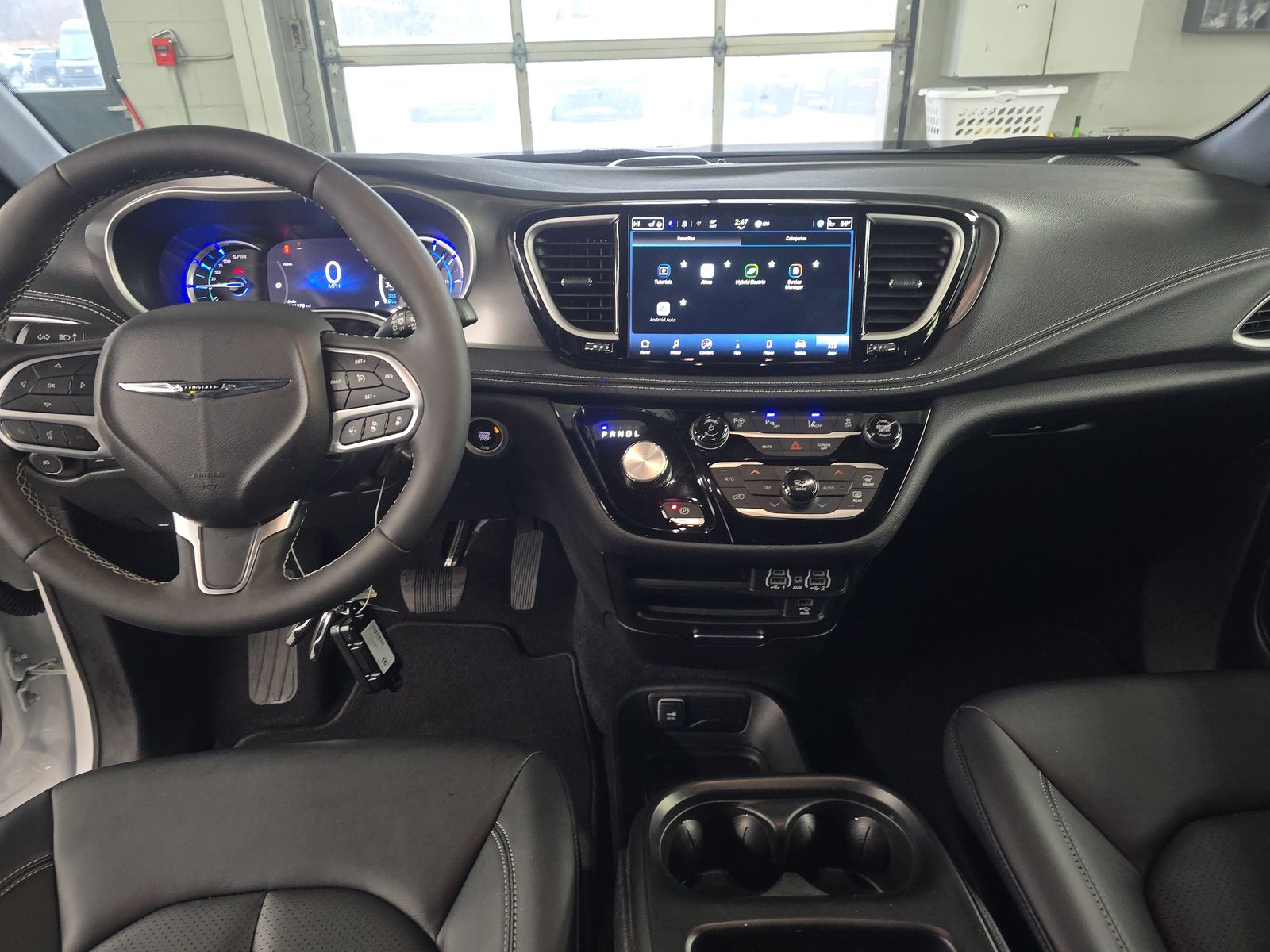 2025 Chrysler Pacifica Hybrid Select FWD