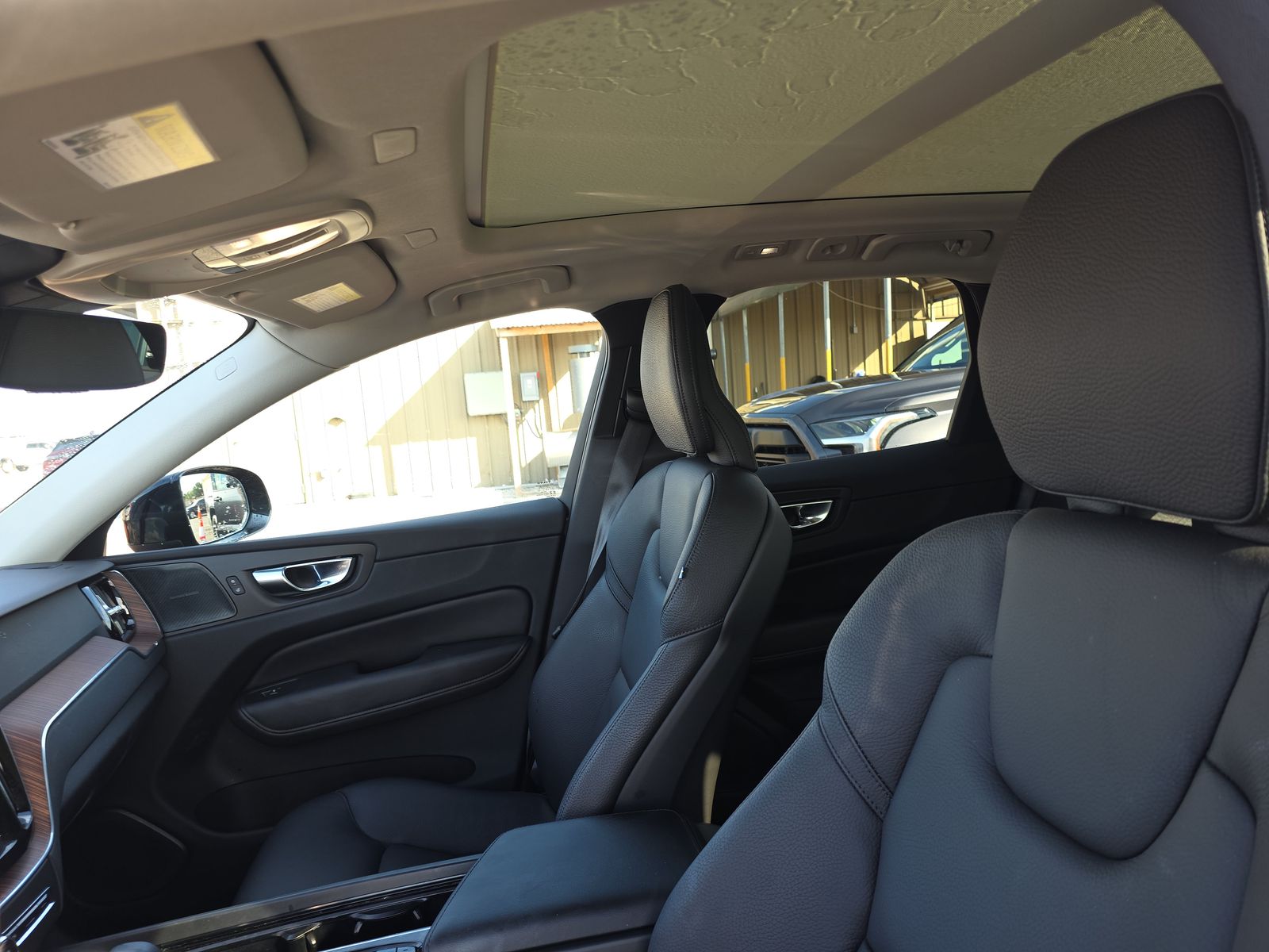 2023 Volvo XC60 B5 Plus AWD