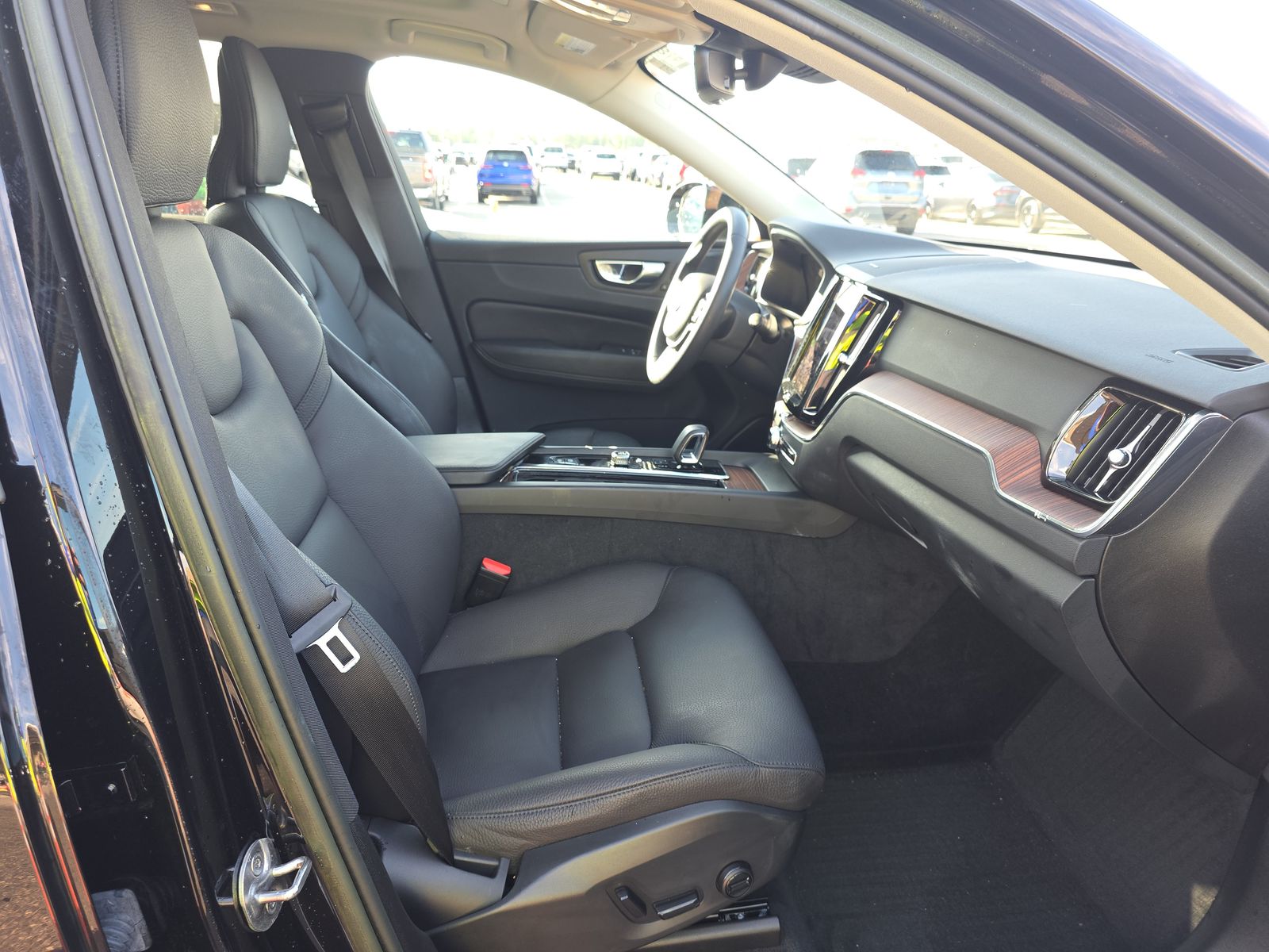 2023 Volvo XC60 B5 Plus AWD