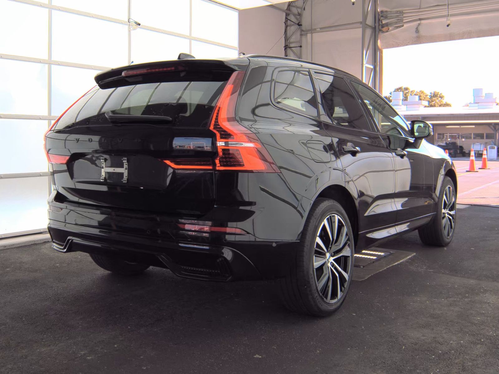 2023 Volvo XC60 B5 Plus AWD