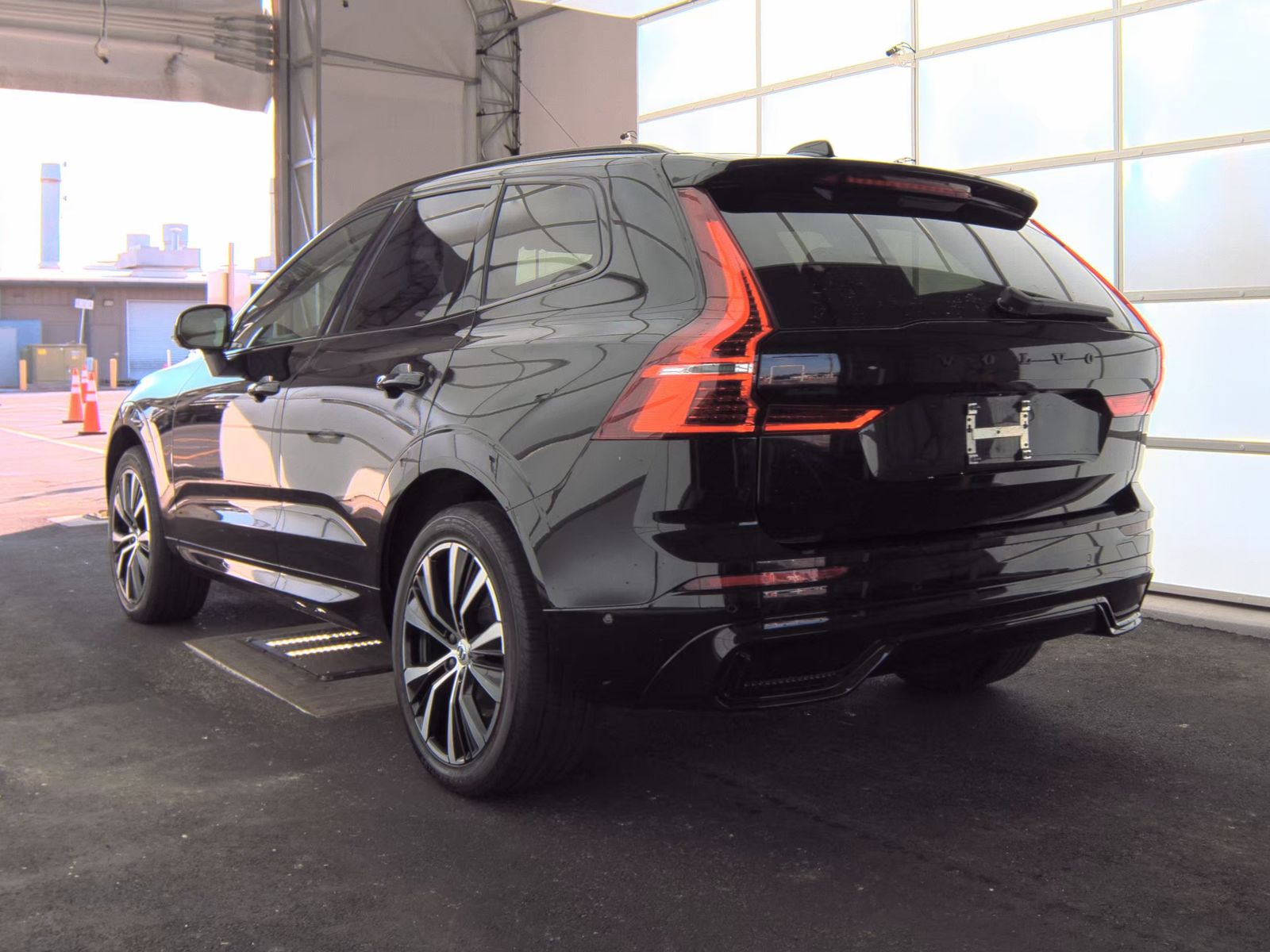 2023 Volvo XC60 B5 Plus AWD