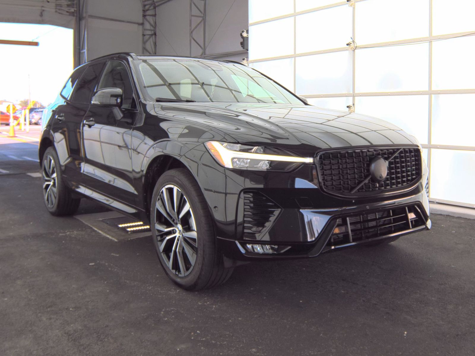 2023 Volvo XC60 B5 Plus AWD