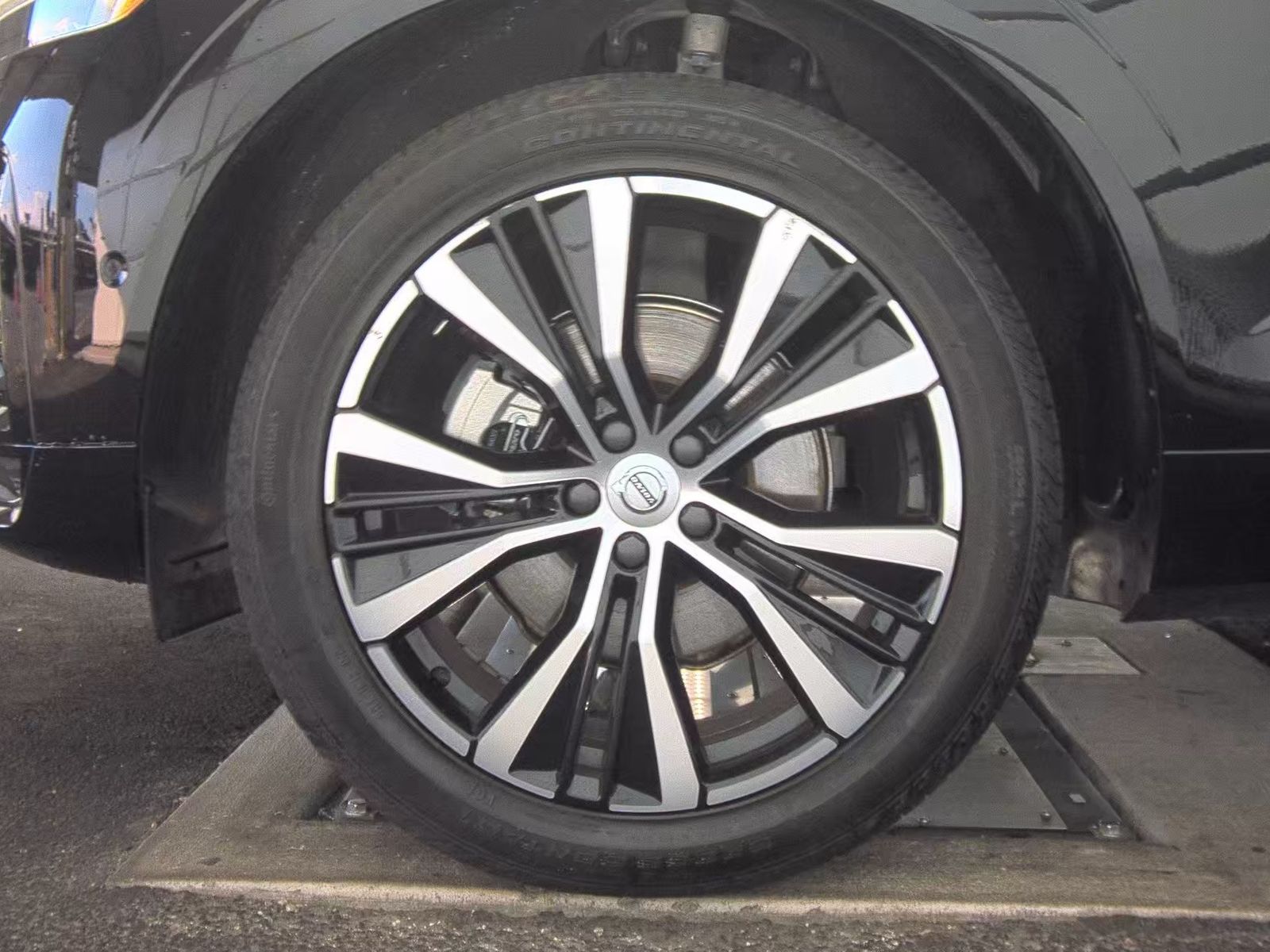 2023 Volvo XC60 B5 Plus AWD