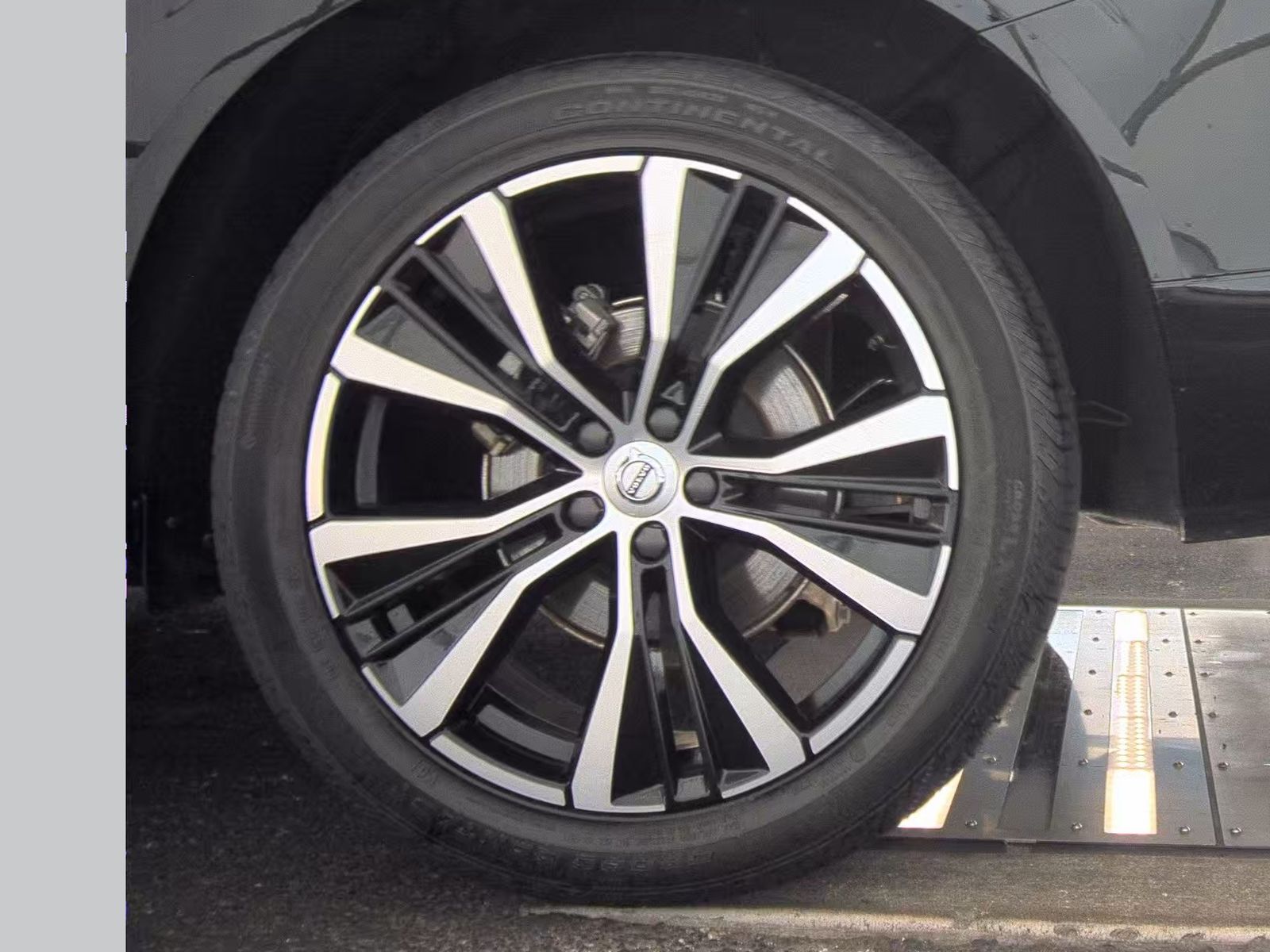 2023 Volvo XC60 B5 Plus AWD