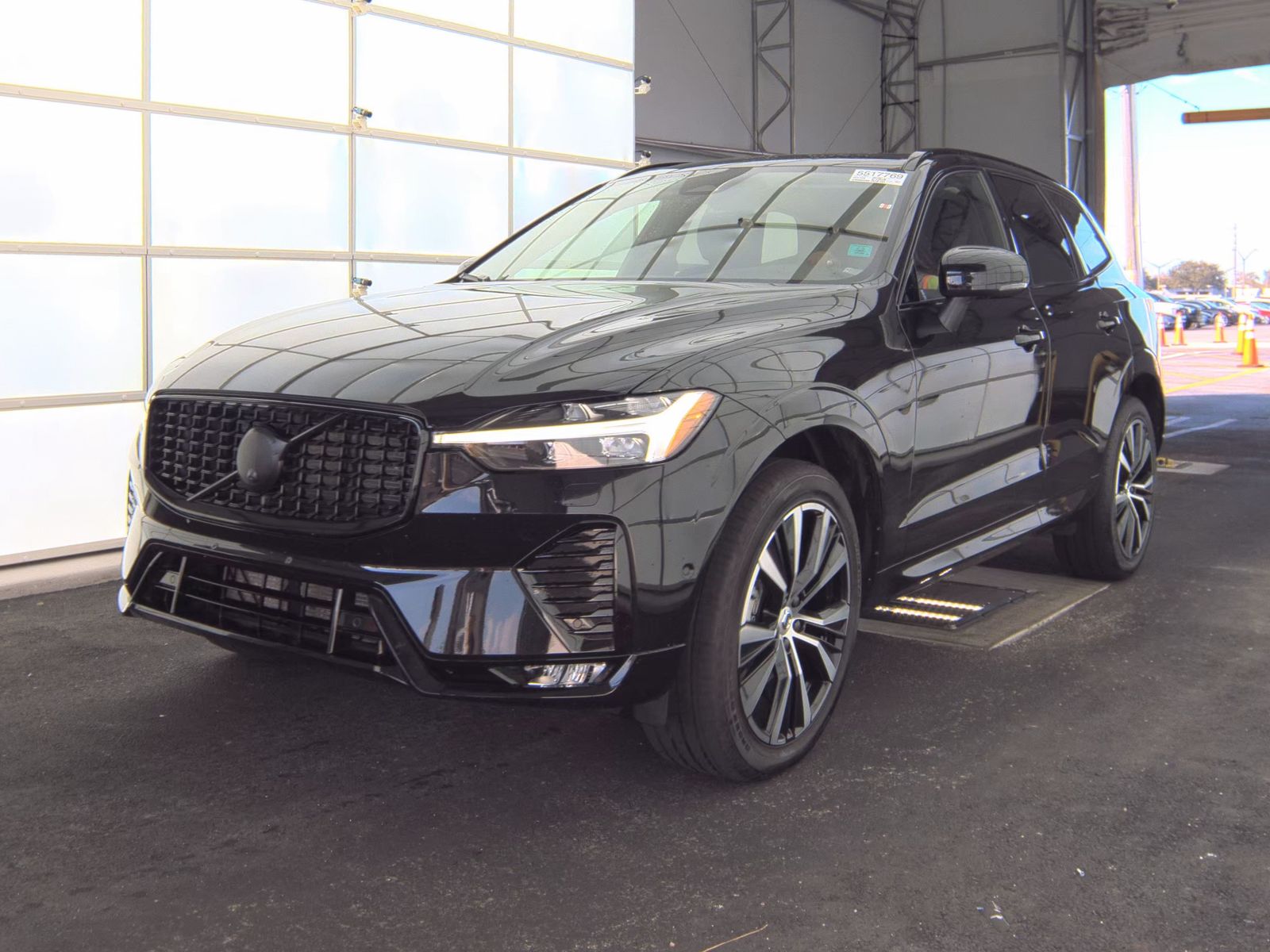 2023 Volvo XC60 B5 Plus AWD