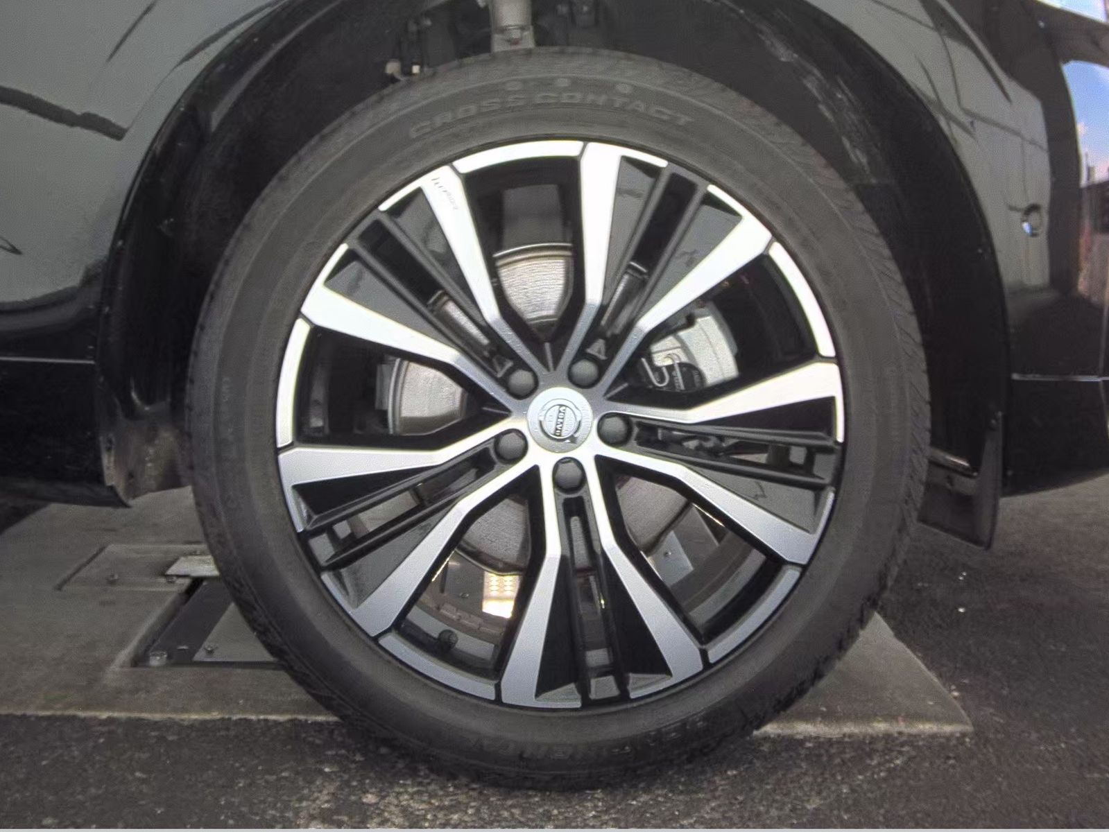 2023 Volvo XC60 B5 Plus AWD