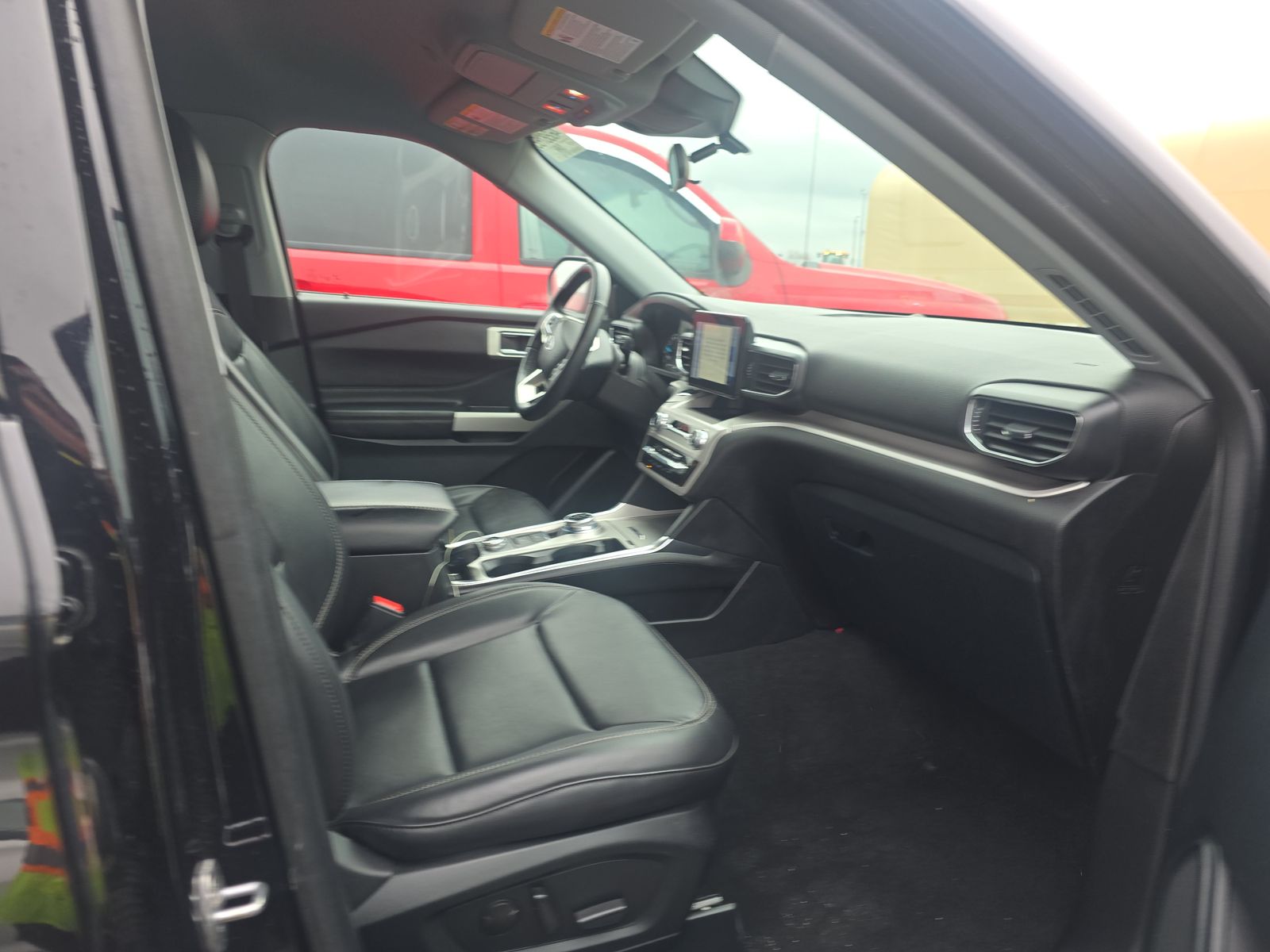 2023 Ford Explorer XLT AWD