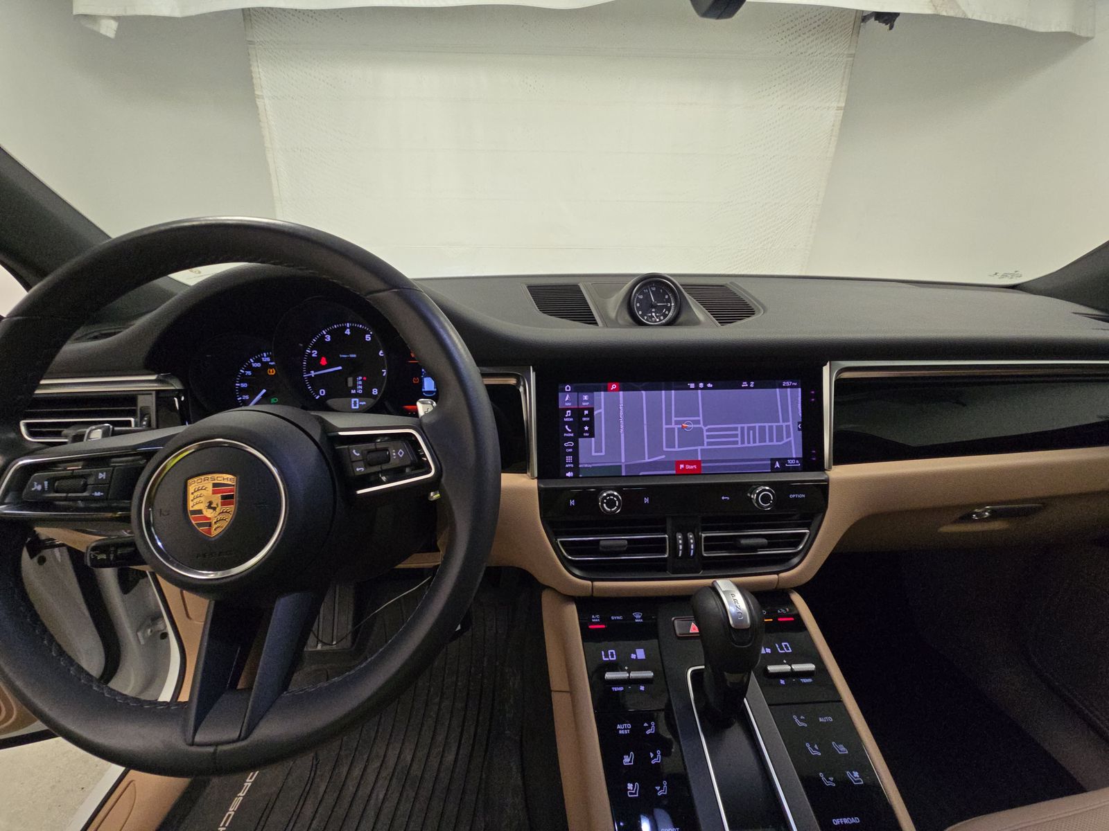 2023 Porsche Macan Base AWD