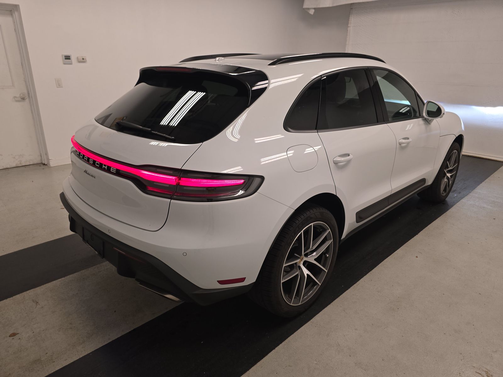 2023 Porsche Macan Base AWD