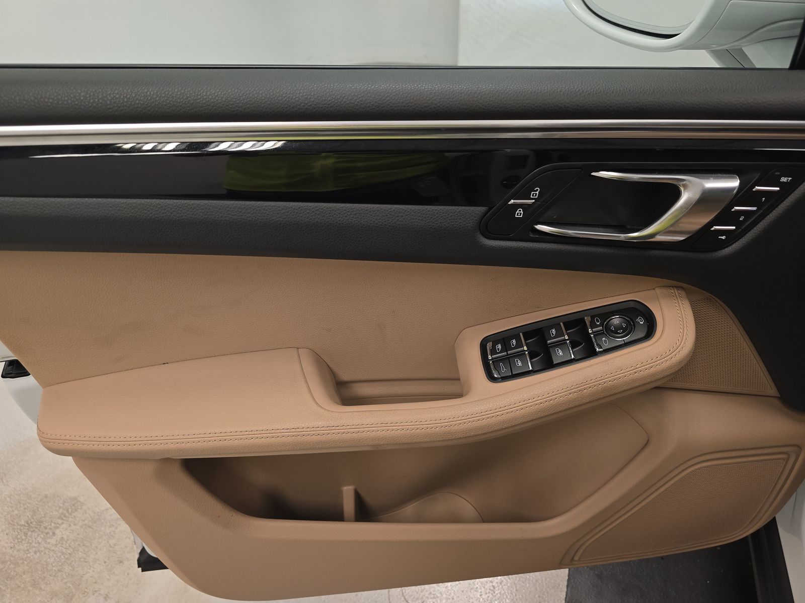 2023 Porsche Macan Base AWD