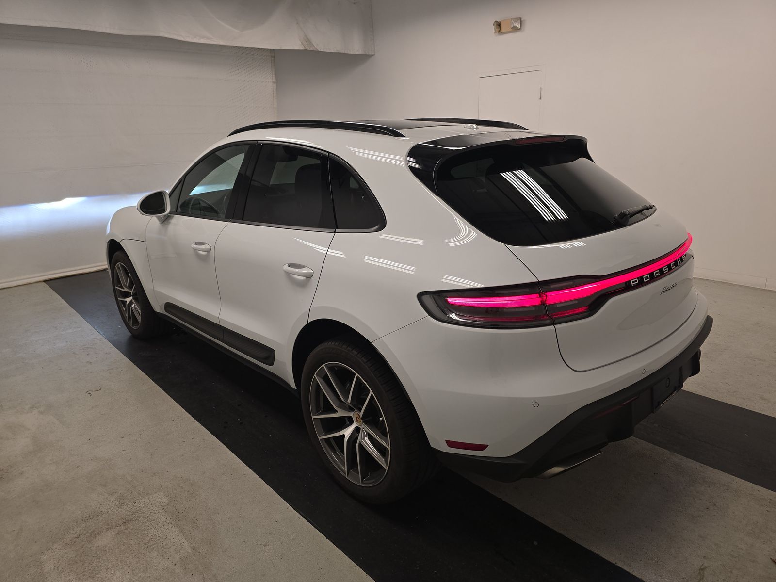 2023 Porsche Macan Base AWD