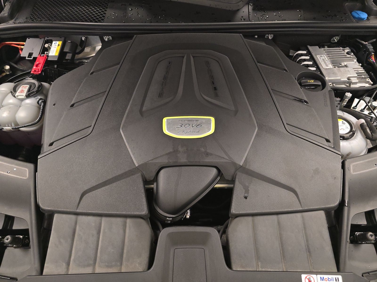 2022 Porsche Cayenne E-Hybrid AWD