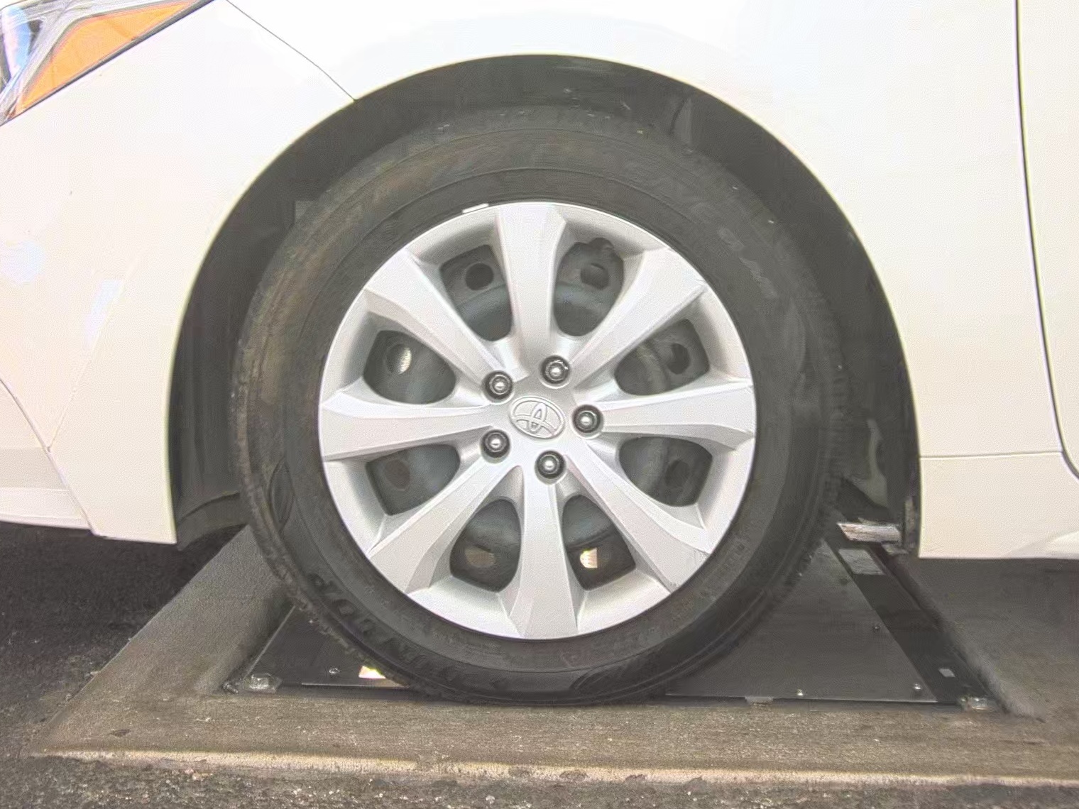 2025 Toyota Corolla Hybrid LE FWD