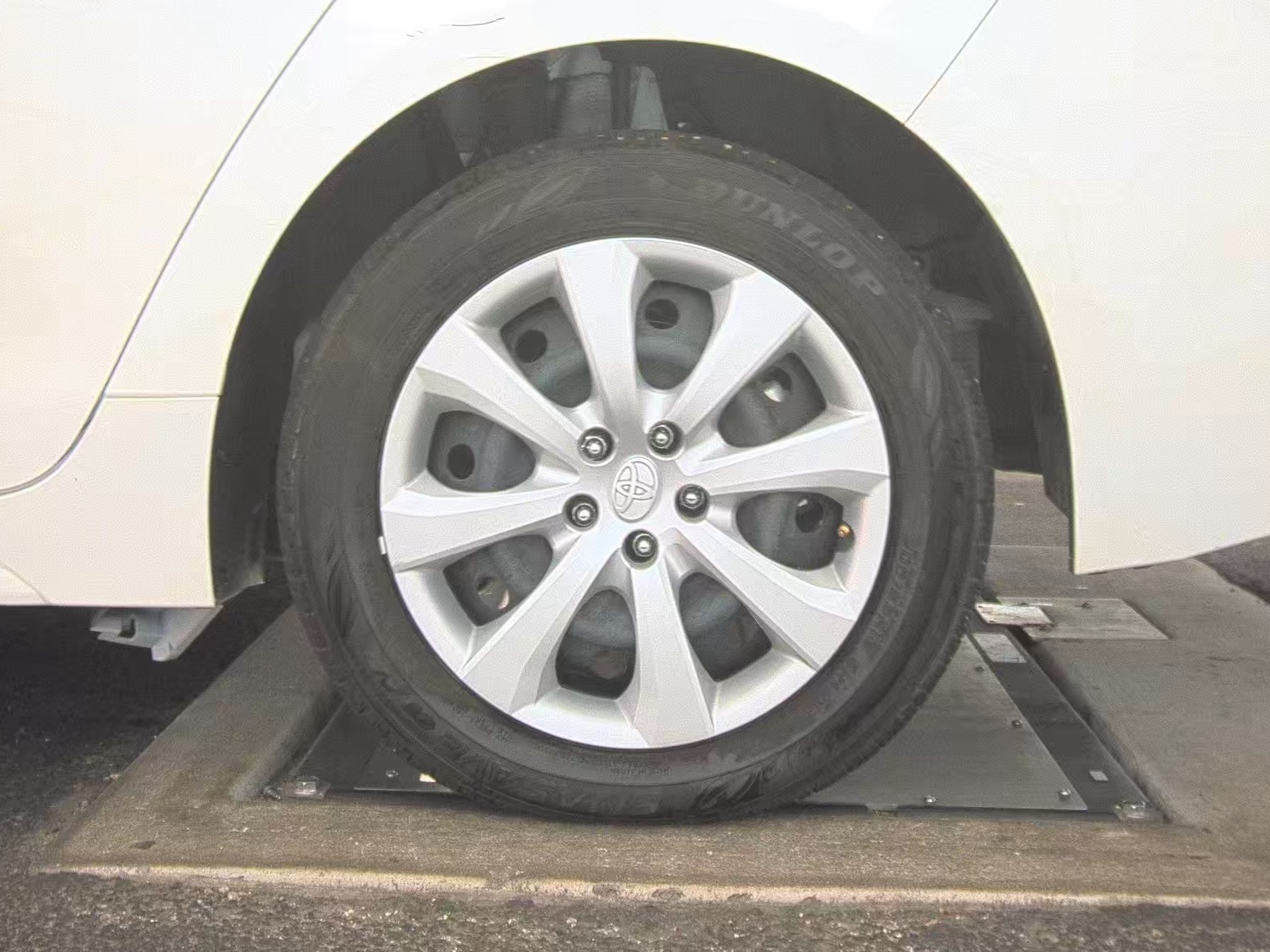 2025 Toyota Corolla Hybrid LE FWD