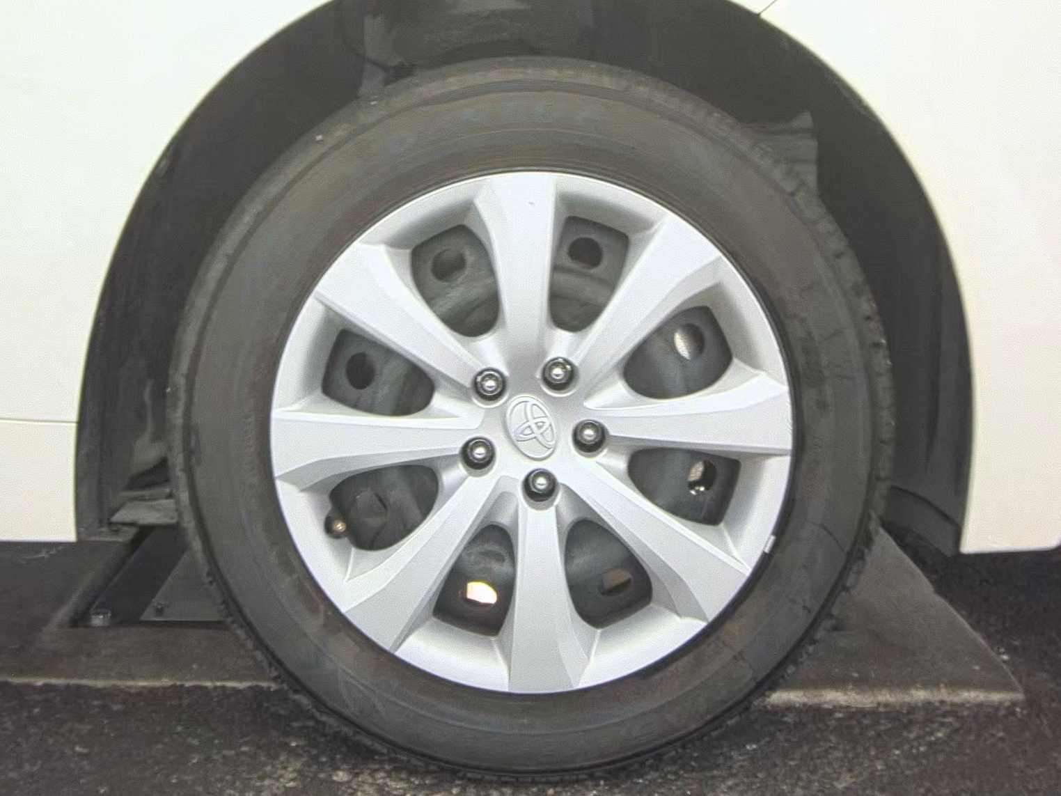 2025 Toyota Corolla Hybrid LE FWD