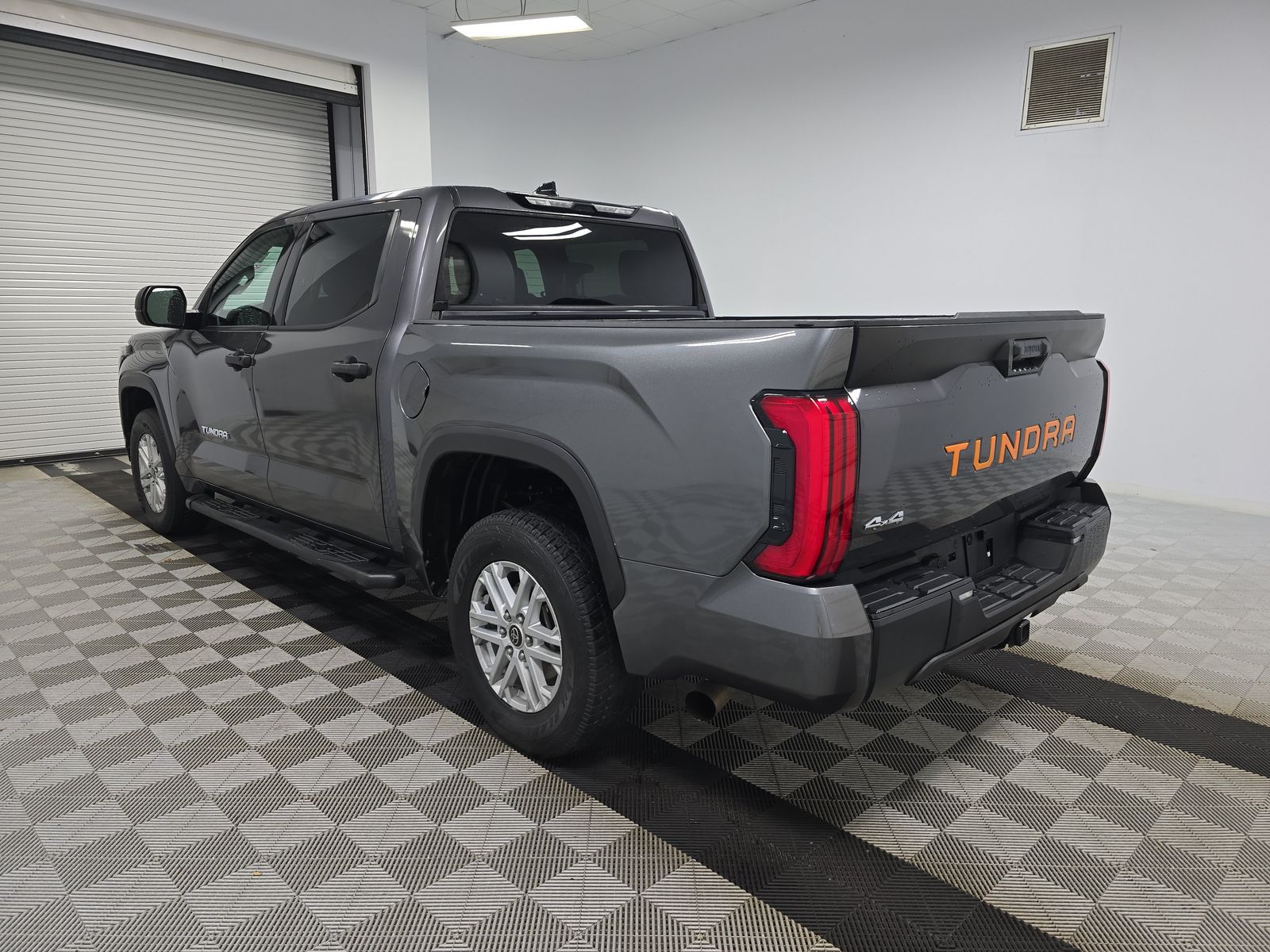 2022 Toyota Tundra SR5 AWD