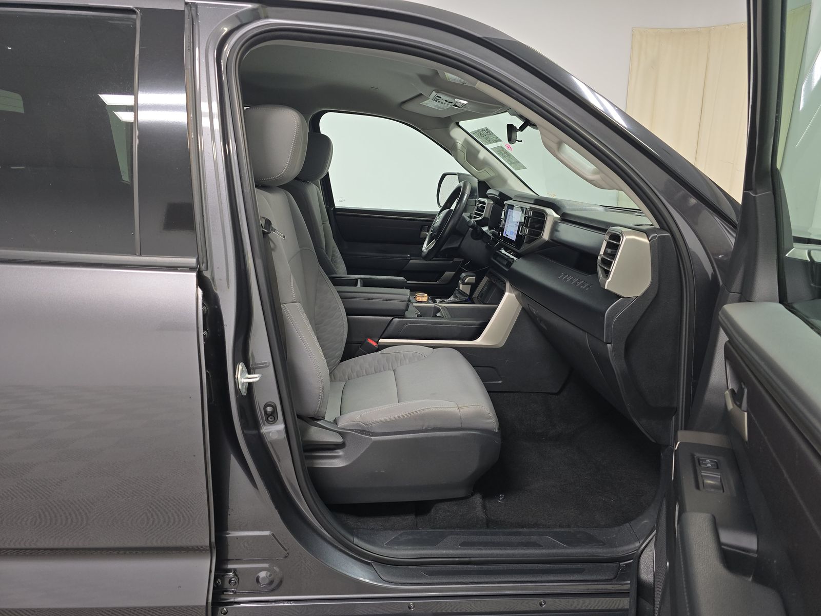 2022 Toyota Tundra SR5 AWD