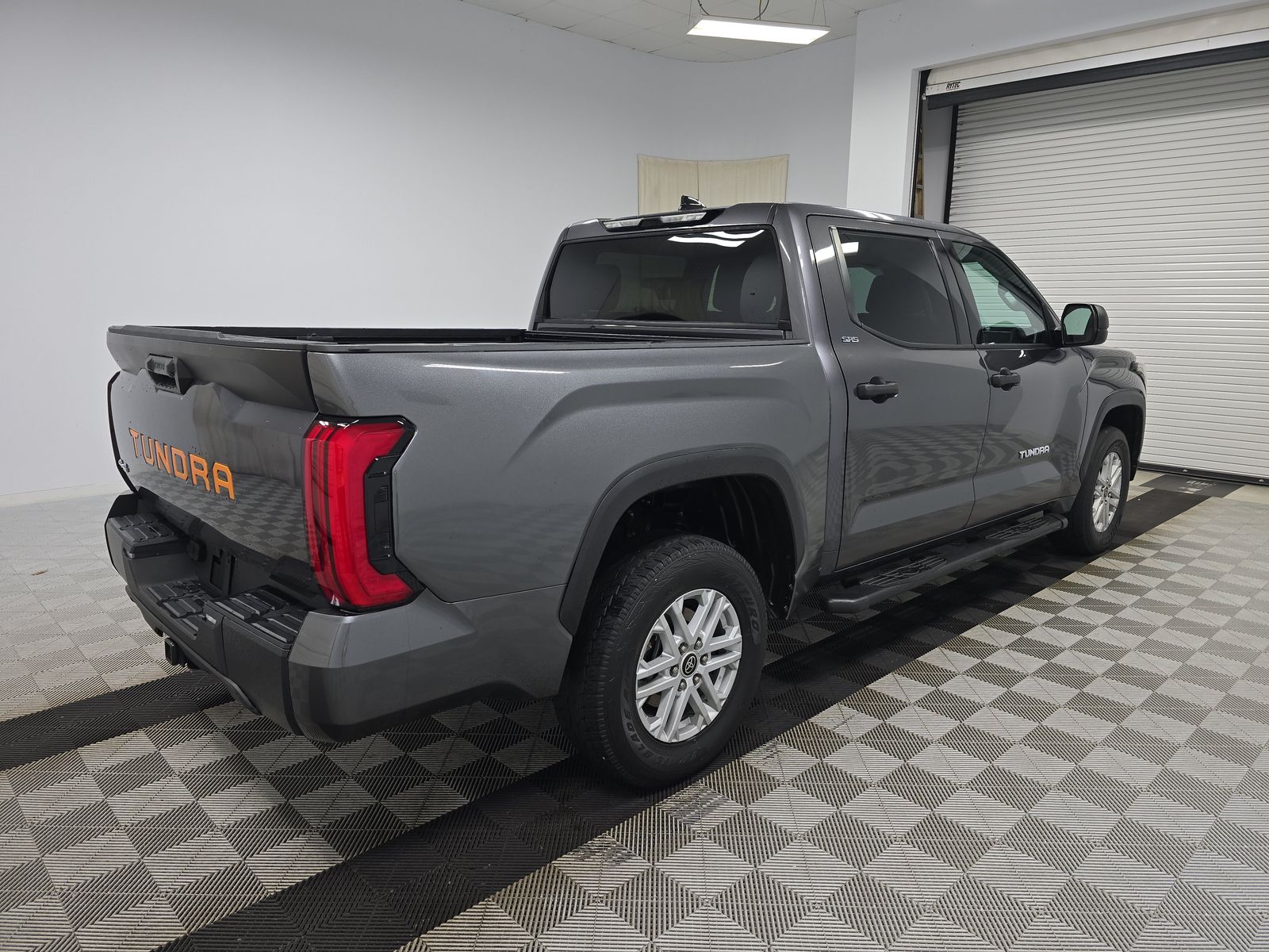 2022 Toyota Tundra SR5 AWD