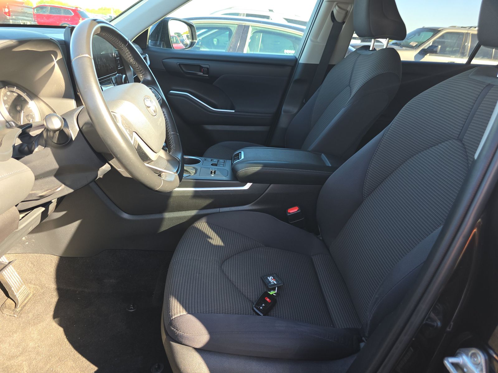 2023 Toyota Highlander LE FWD