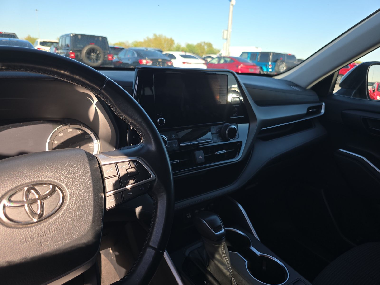 2023 Toyota Highlander LE FWD