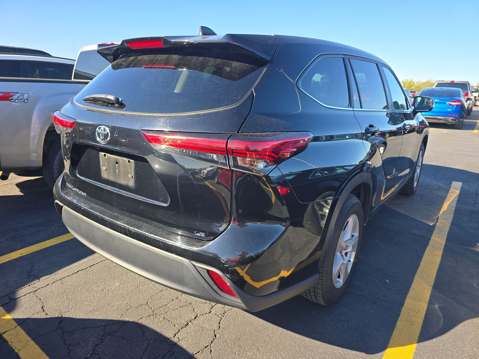 2023 Toyota Highlander LE FWD