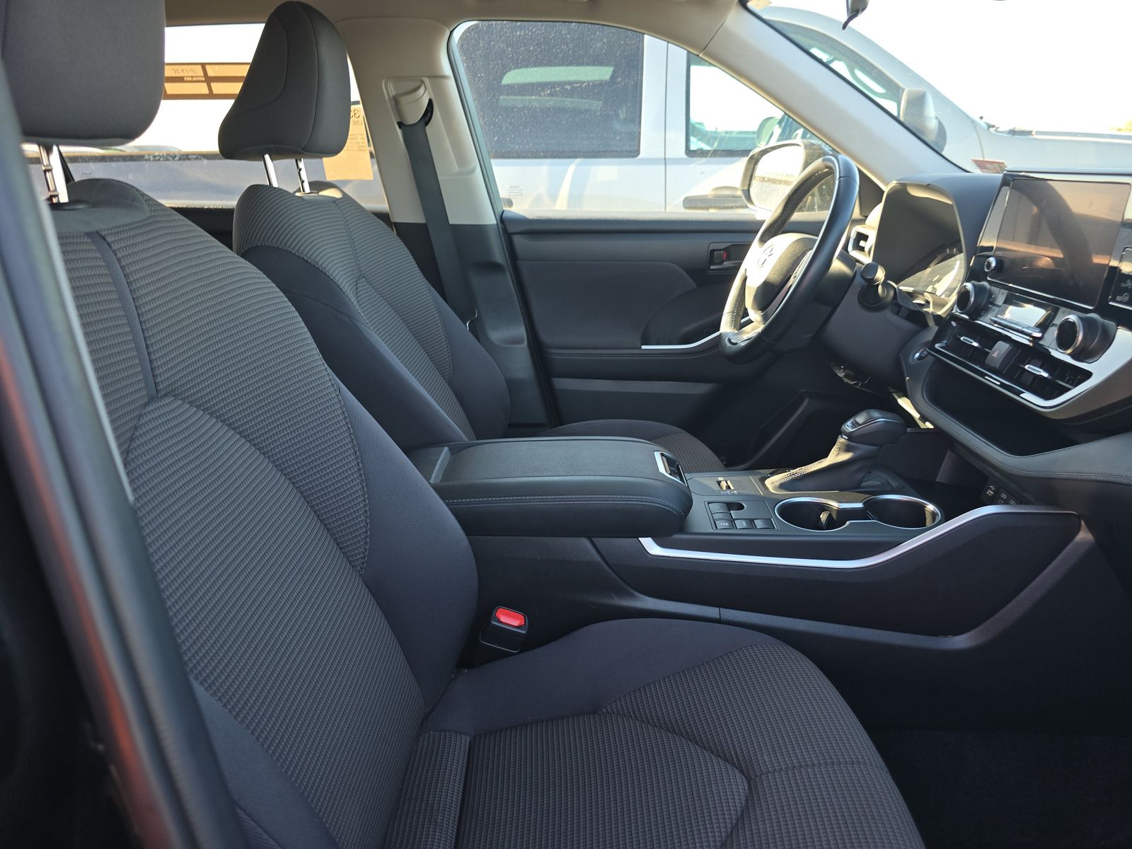 2023 Toyota Highlander LE FWD