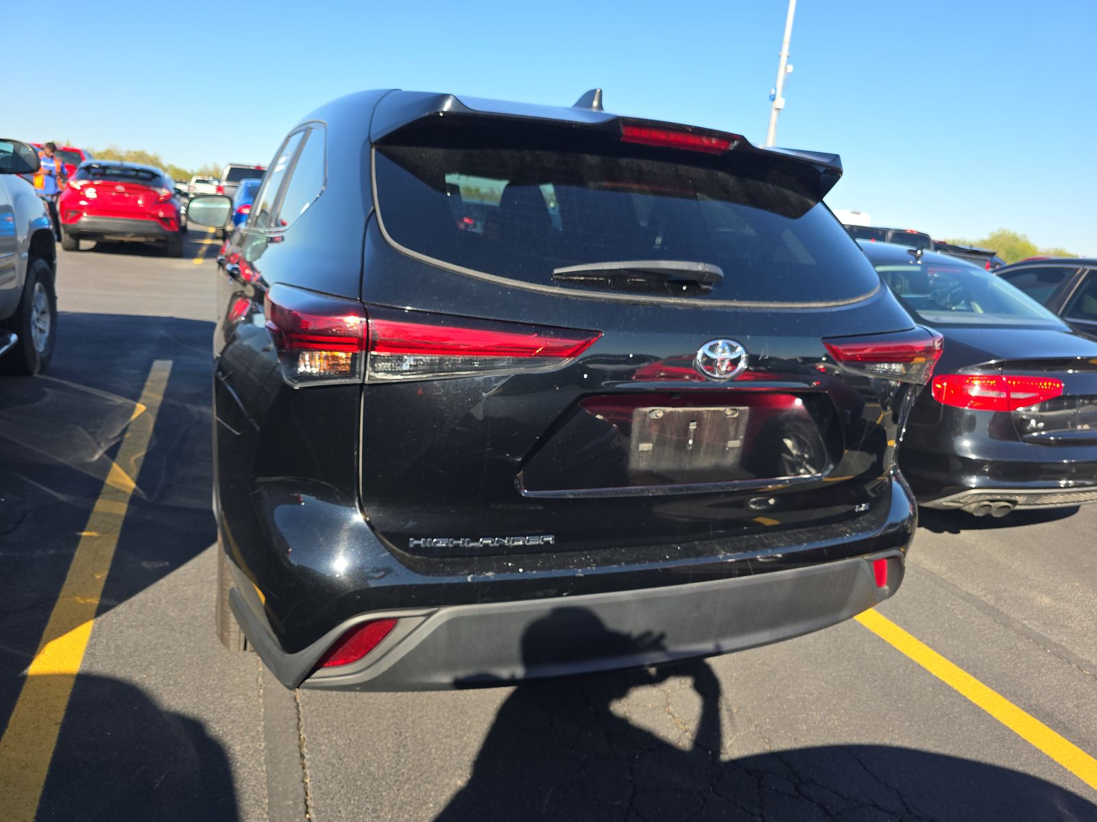 2023 Toyota Highlander LE FWD