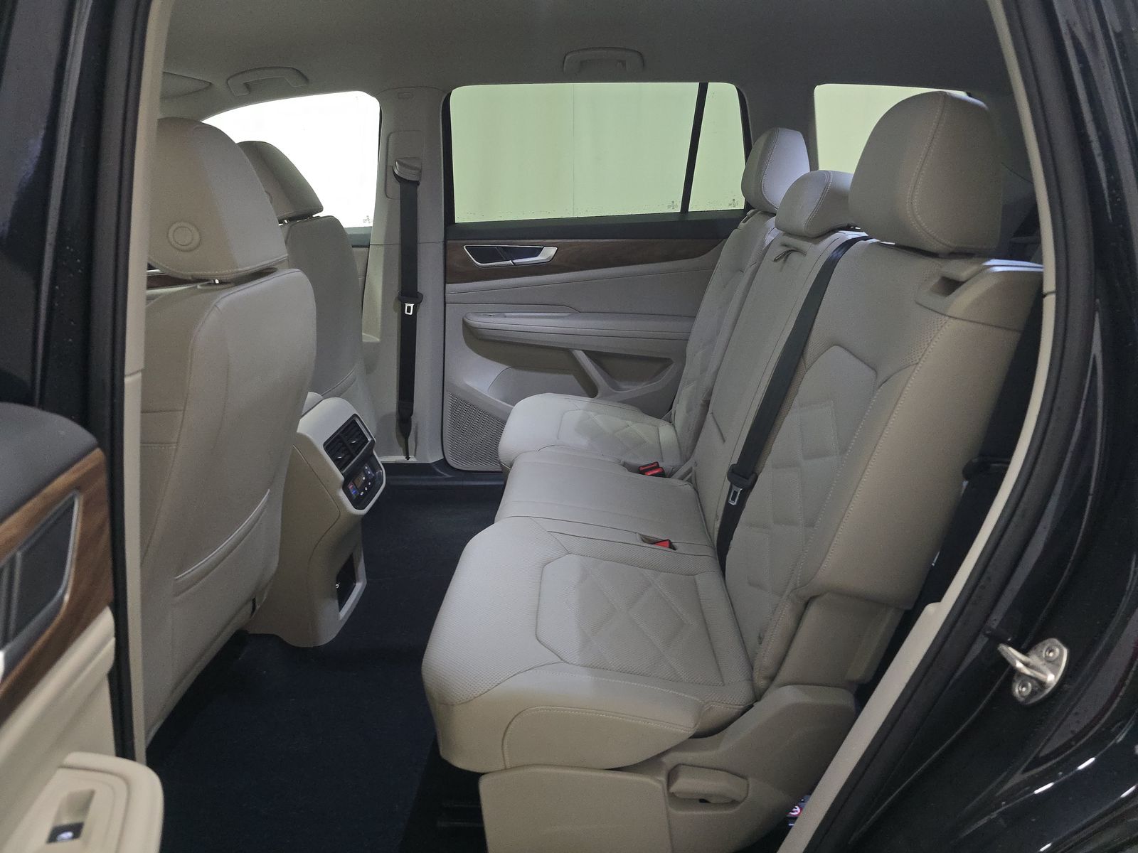 2025 Volkswagen Atlas 2.0T SE AWD