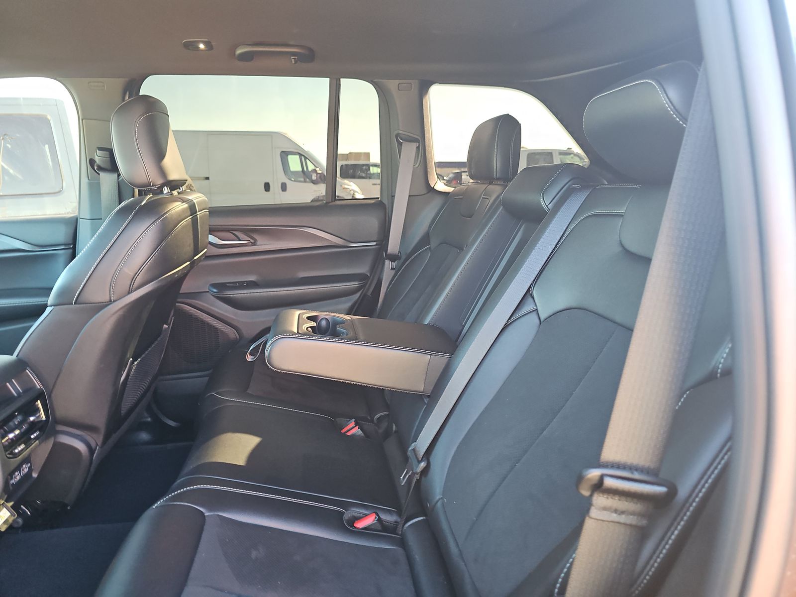 2024 Jeep Grand Cherokee Altitude RWD