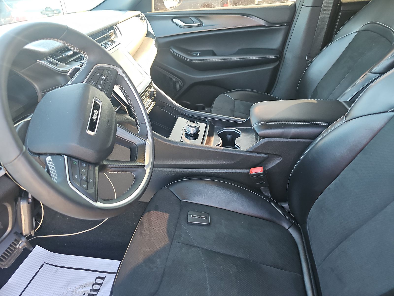 2024 Jeep Grand Cherokee Altitude RWD