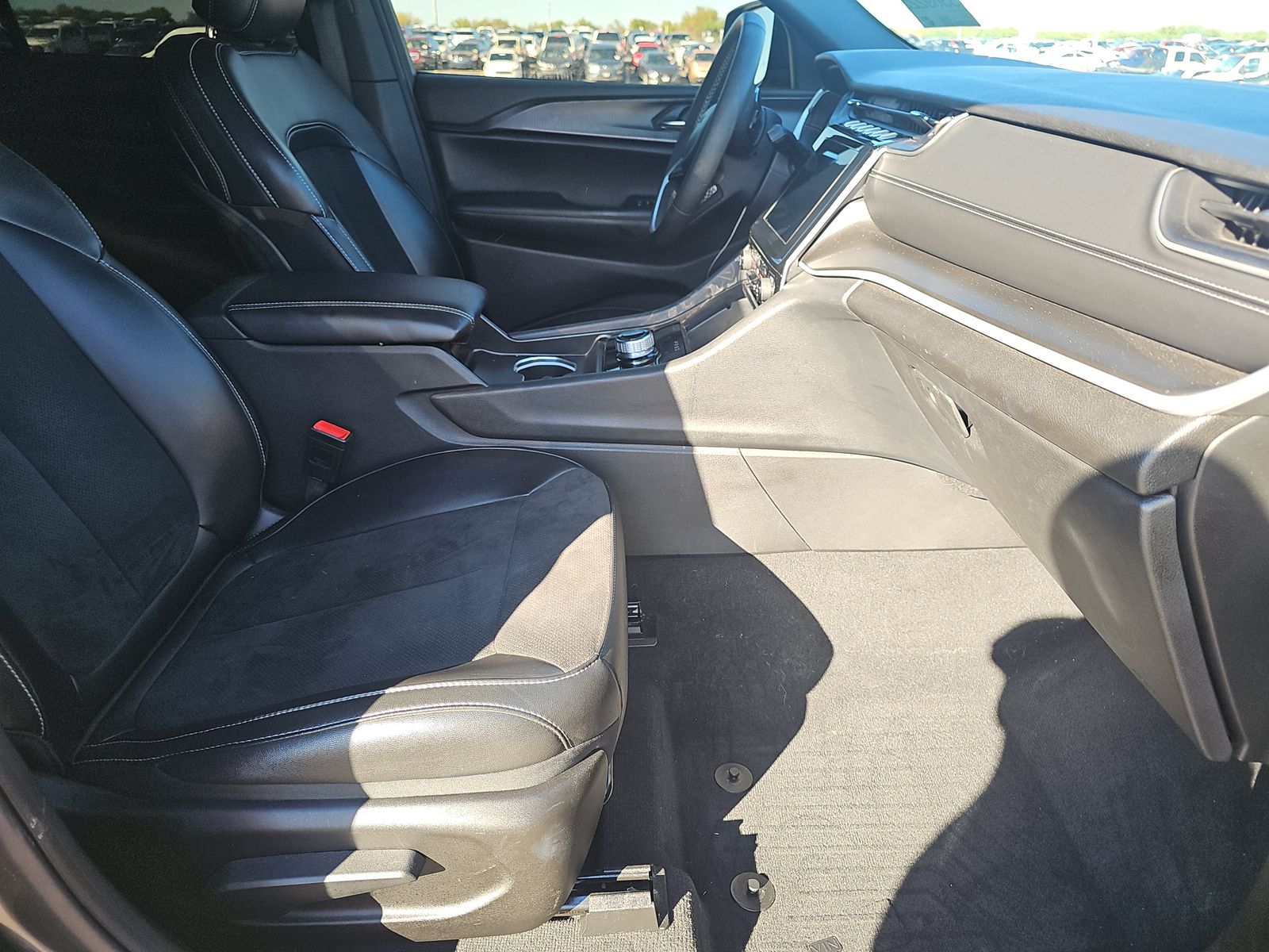 2024 Jeep Grand Cherokee Altitude RWD