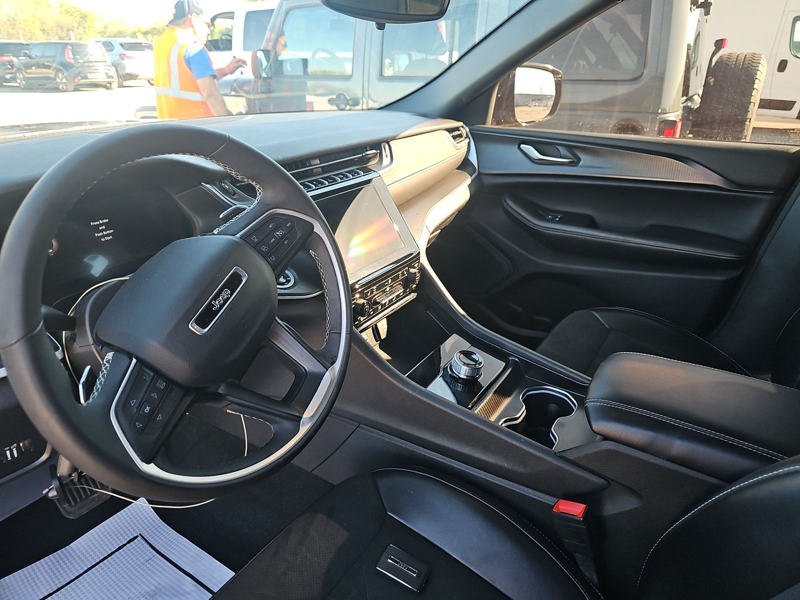 2024 Jeep Grand Cherokee Altitude RWD