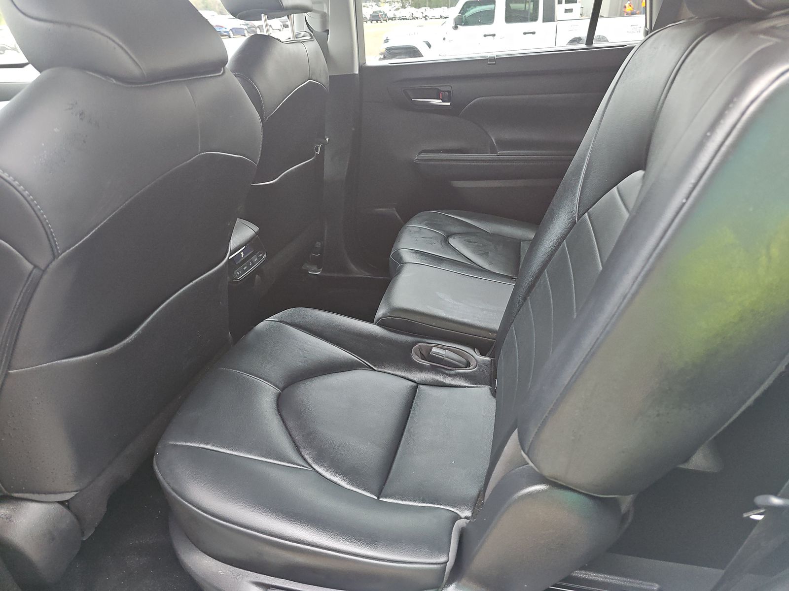 2021 Toyota Highlander XLE FWD