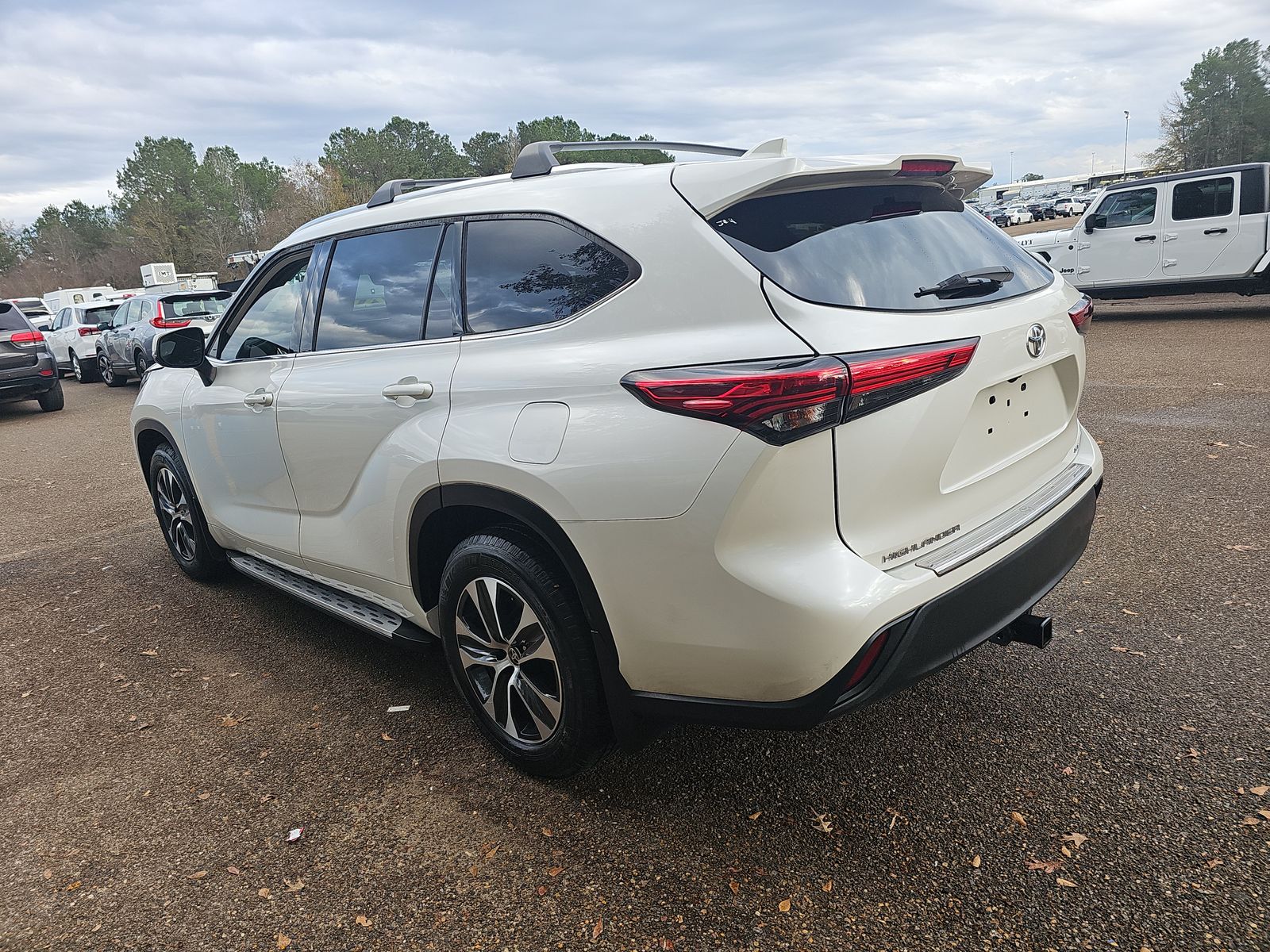 2021 Toyota Highlander XLE FWD