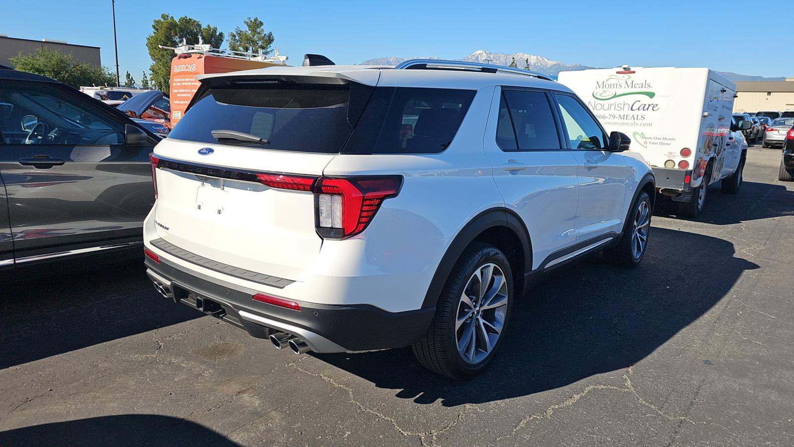 2025 Ford Explorer Platinum AWD