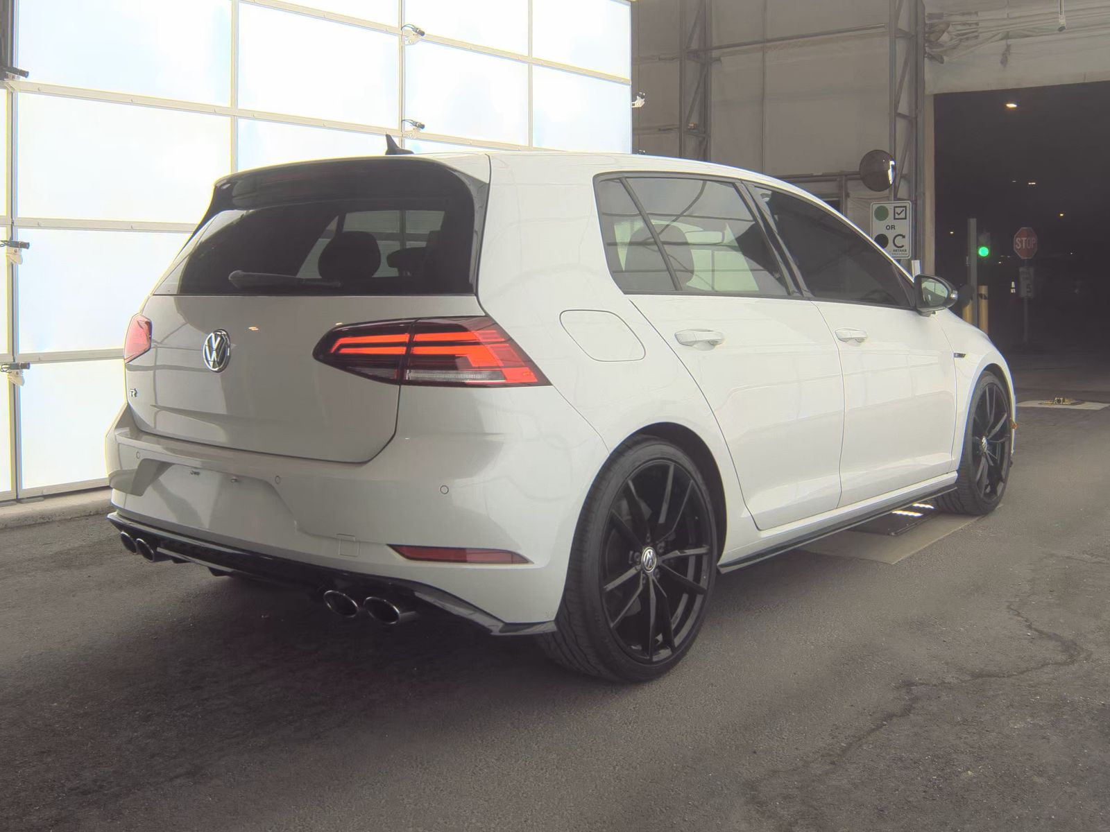 2019 Volkswagen Golf R 2.0T AWD